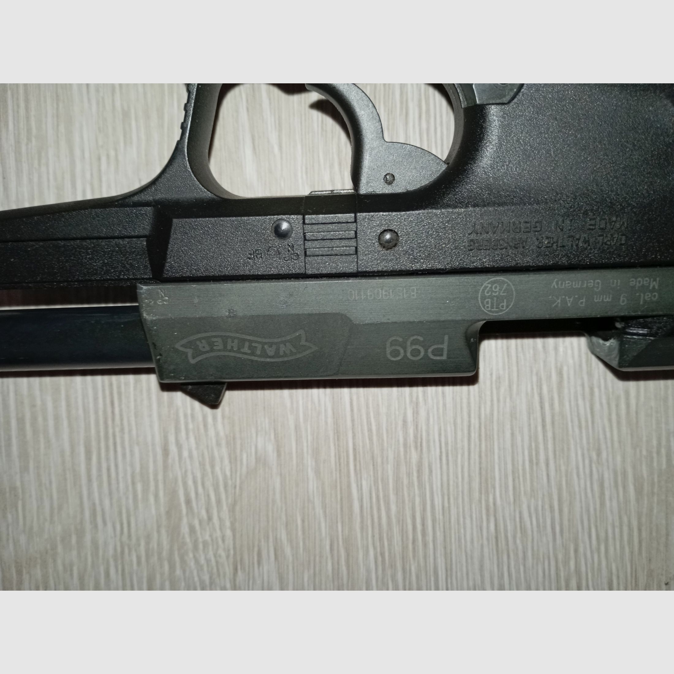 Walther P99 Schreckschusspistole inklusive Holster 