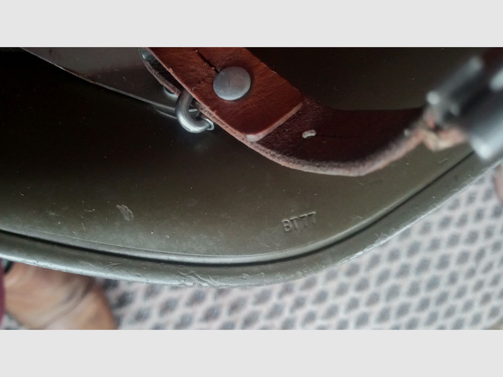 Schweizer Armee Helm aus U-Boot-Stahl in kleiner Größe 55-56 / ideal für Zivilschutz / Stahlhelm Swiss Made