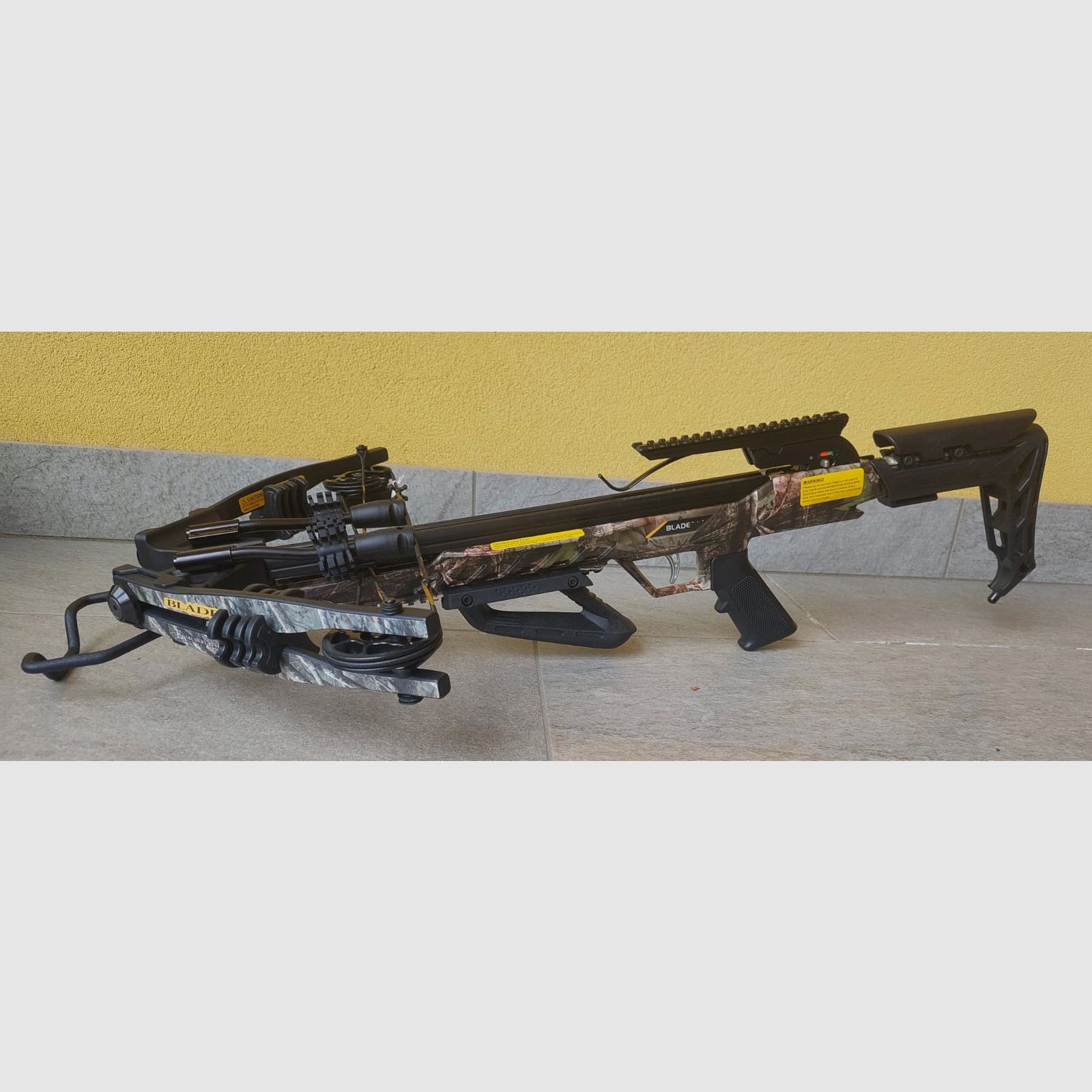 BALESTRA MOD BLADE 175 FREI INKLUSIVE OPTIK, PFEILKASTEN UND 3 PILOTEN