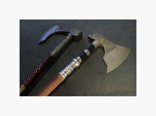 2x schwere Axt Deko mit Vikings Wikinger Verzierungen, Assassinen Einzelstücke