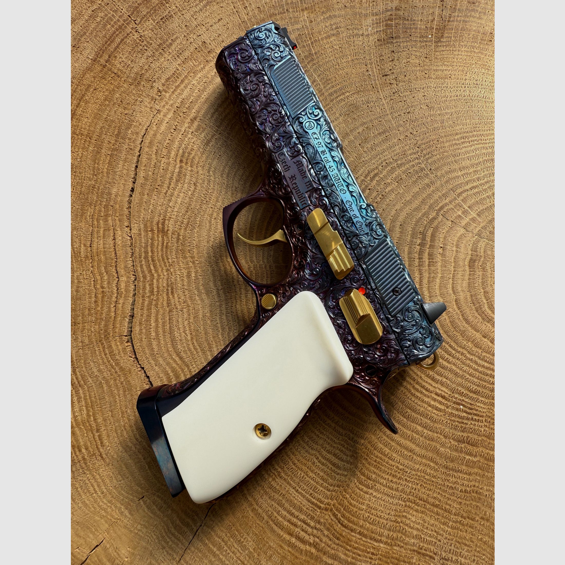 Jedyny w swoim rodzaju CZ 97 B od René Ondra oryginał z certyfikatem