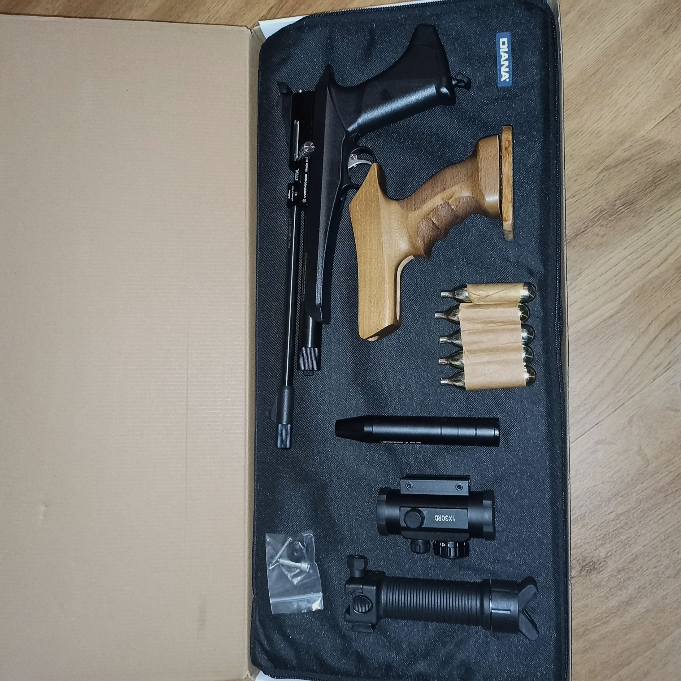 Diana Chaser Rifle Set 4.5mm with a lot of accessories.