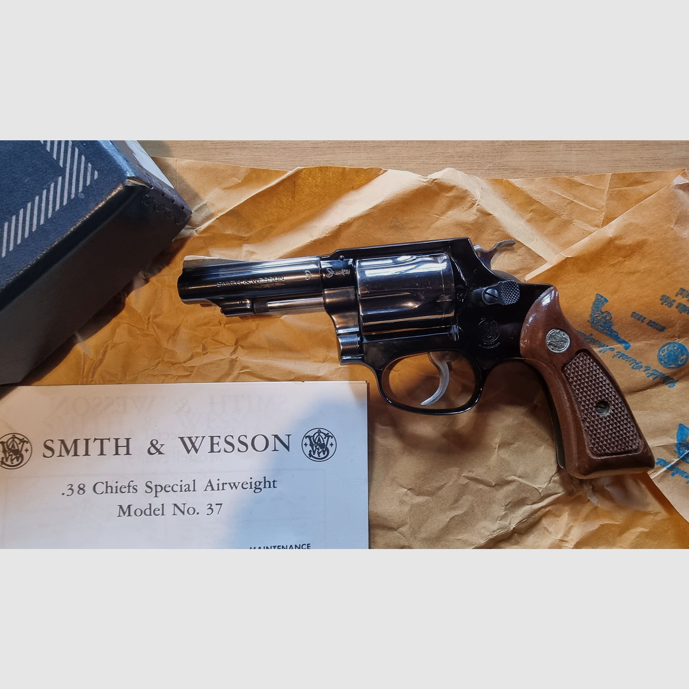 Smith & Wesson Mod. 37 Chiefs Special Airweight Kal .38 Special