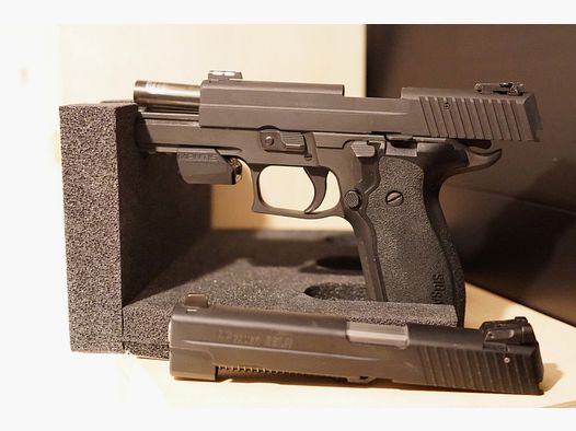 Perfekcyjny początek w dyscyplinie 9 mm — Sig Sauer P226 LDC II + .22 + Mantis | 1.499 €