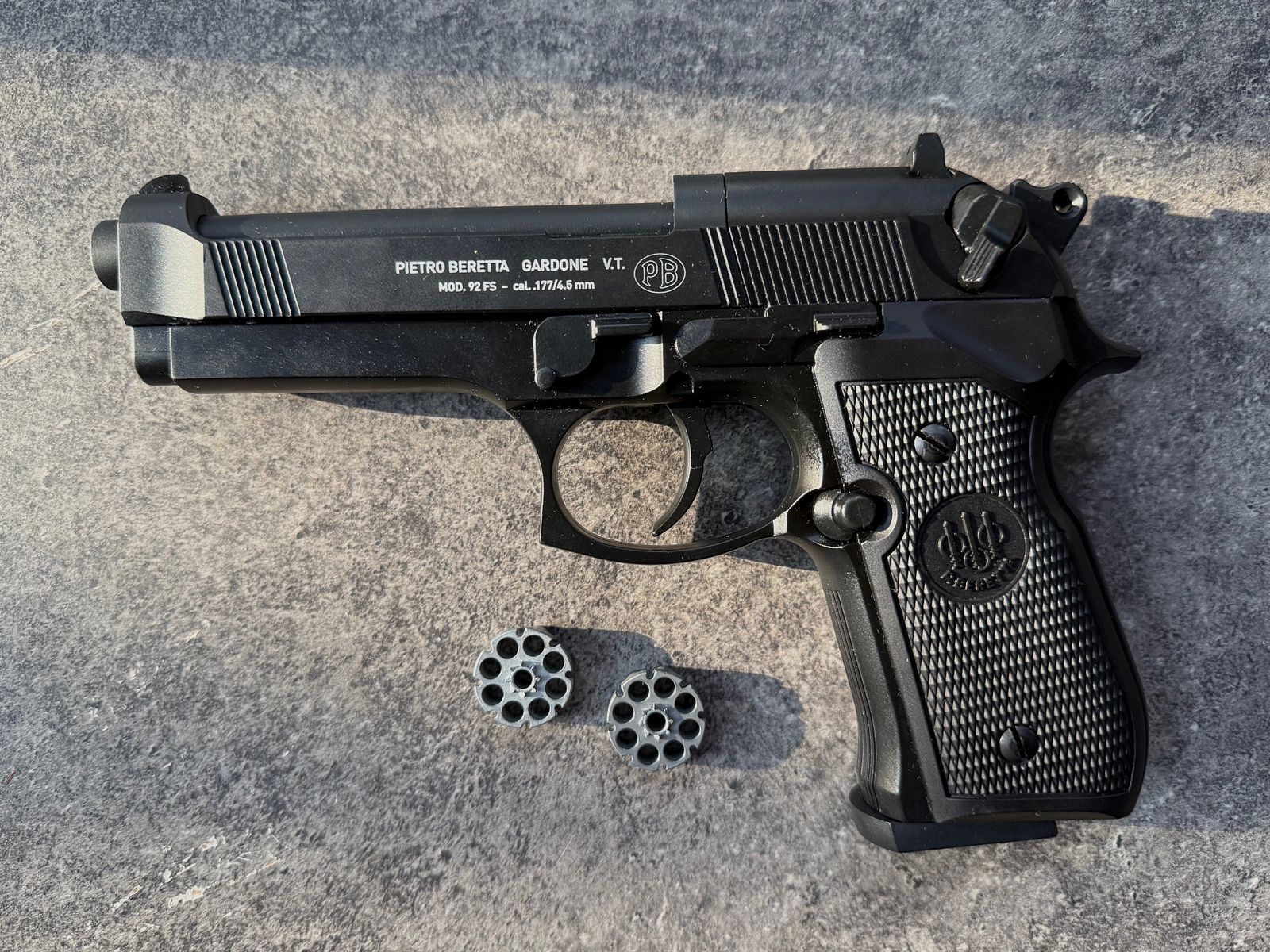 Pistola CO2 Beretta M92 FS Co2 Diabolo Umarex