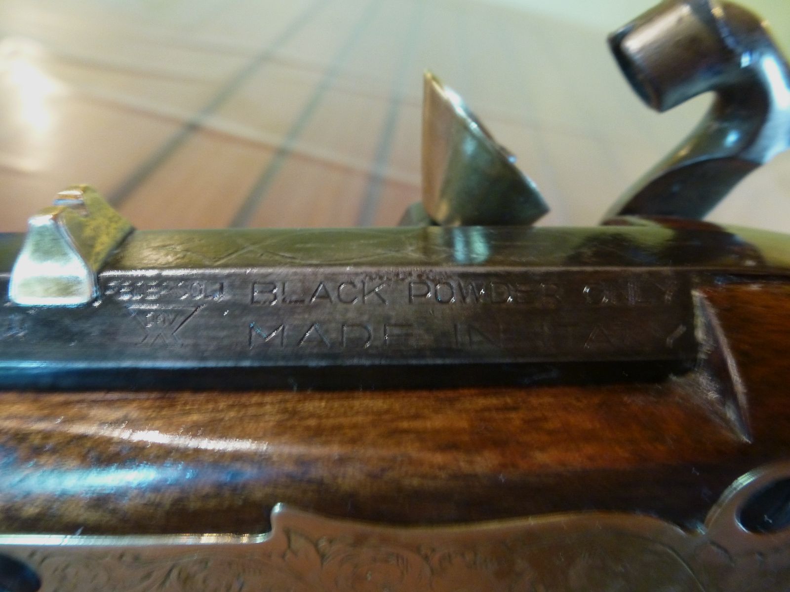 Pistolet à percussion Bounty de Petersoli