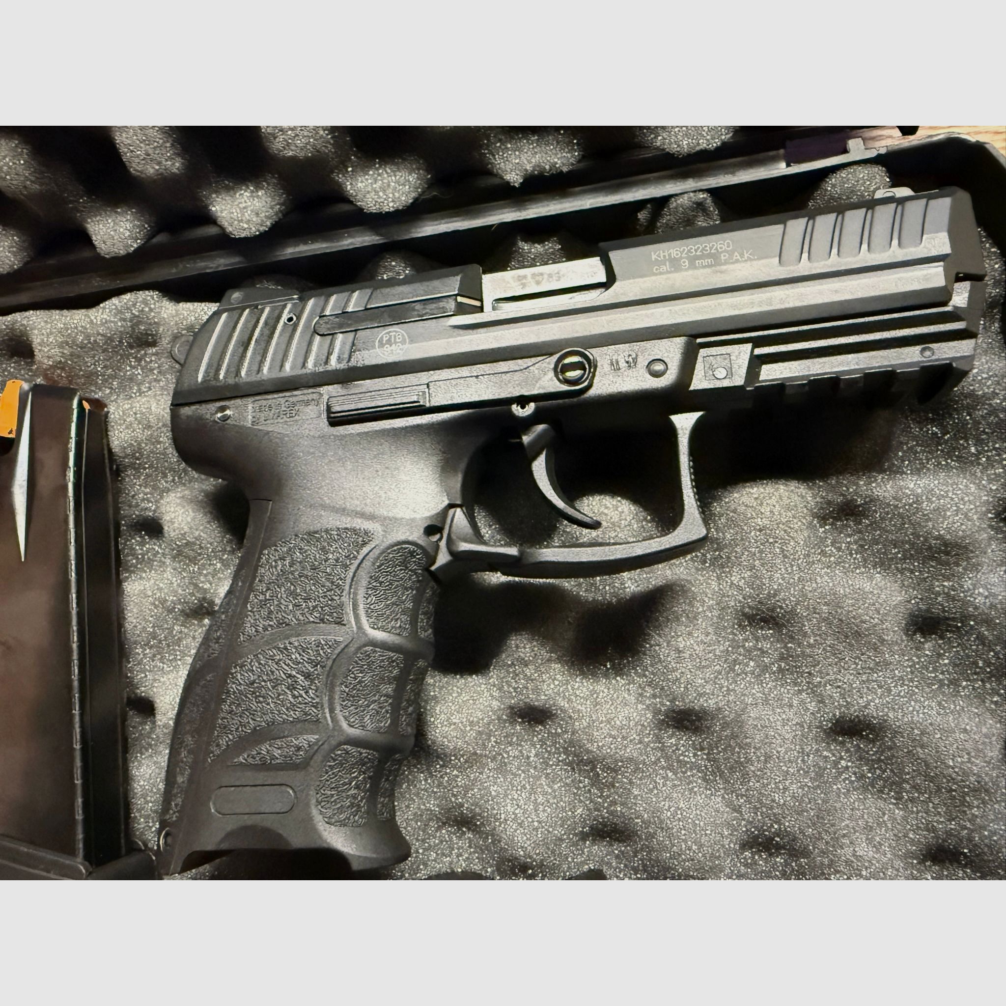 Heckler & Koch P30 9mm P.A.K. + tweede magazijn