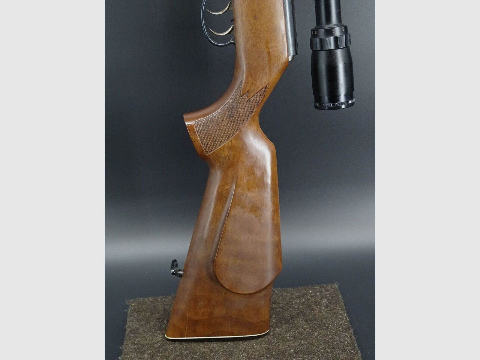 Anschütz 1415 / 1516 calibro .22lr ZF Bushnell 3-9x40 1415 / 1416