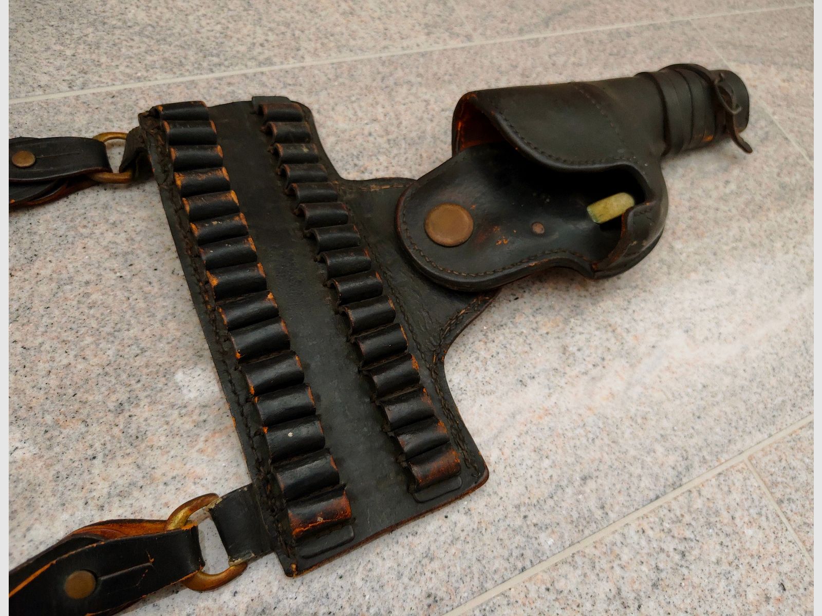 Schouder-bandolier-holster