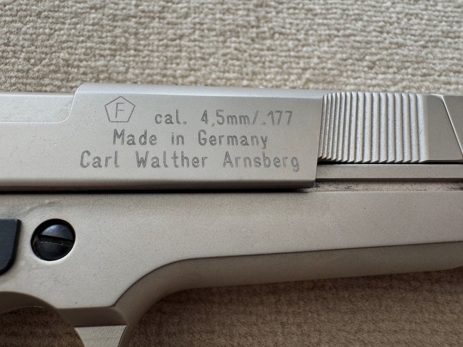 Walther CP88 Competition, vernickelt, Holzgriffe