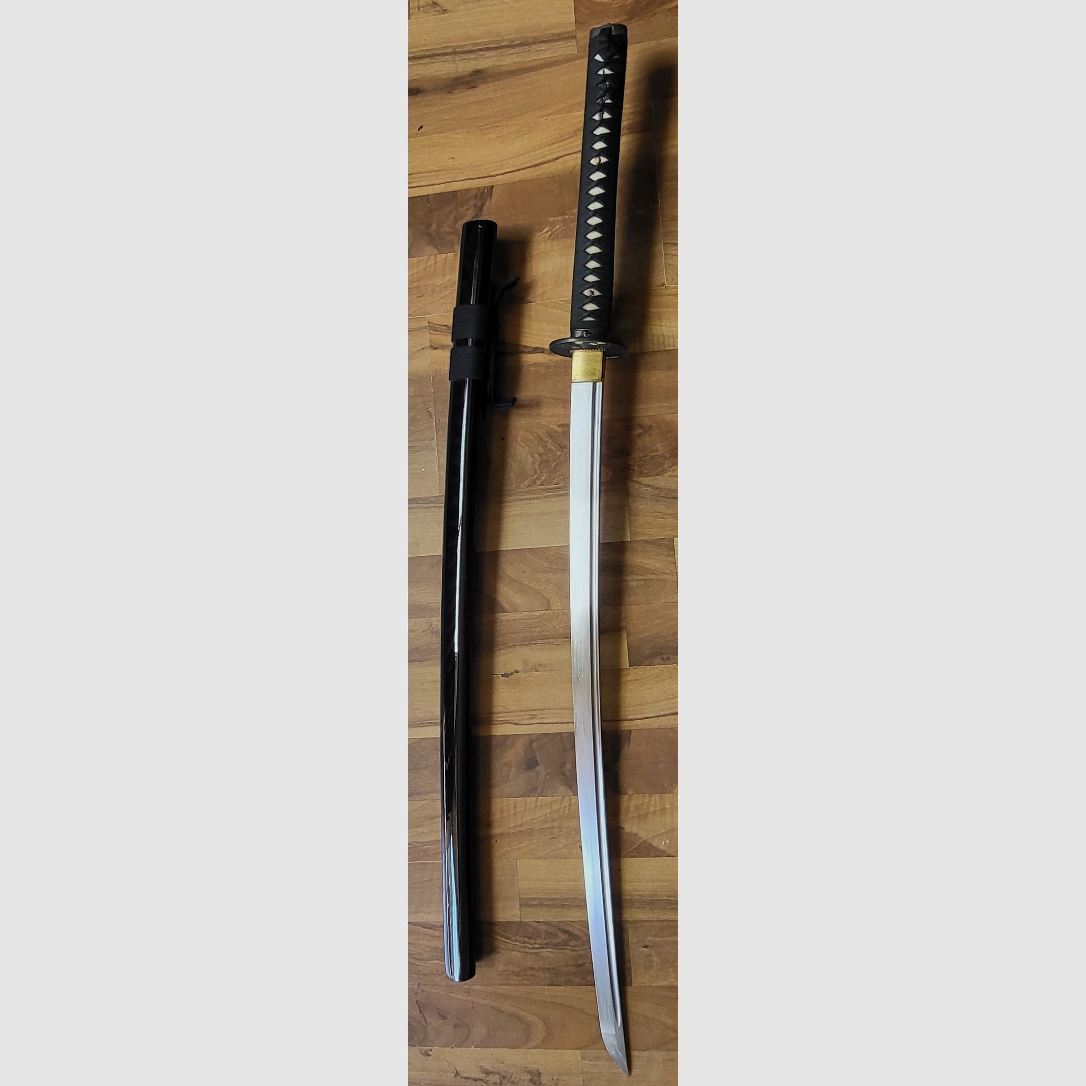Katana samurai sword by Johnn Lee with forged blade