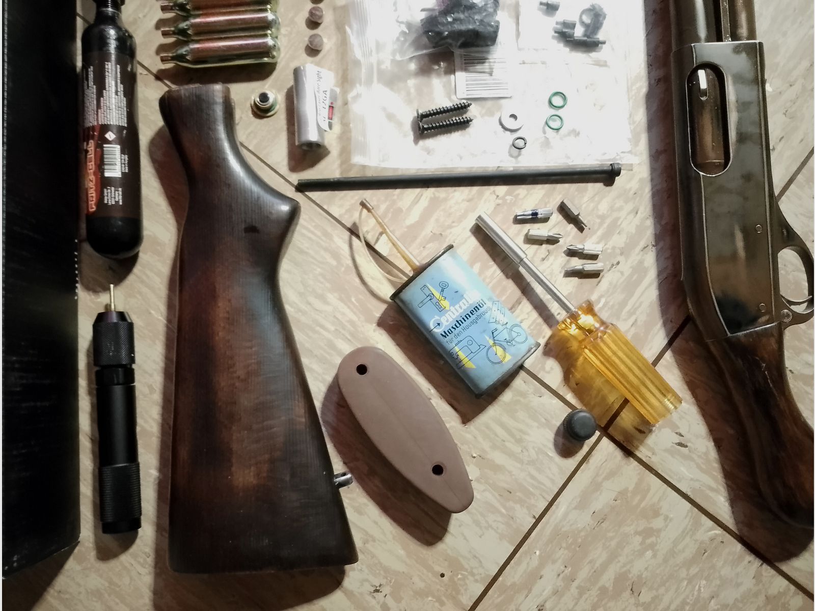 A.p.s. Cam870 Ram MK3 Shotgun .68 mit viel Zubehör X-power Shells usw