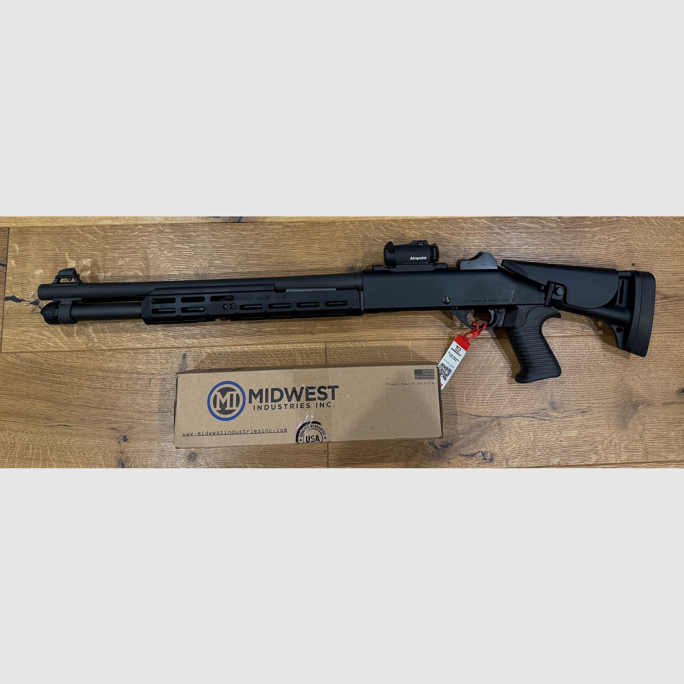 Benelli M4 Super 90 TS avec Aimpoint et crosse avant M-LOK