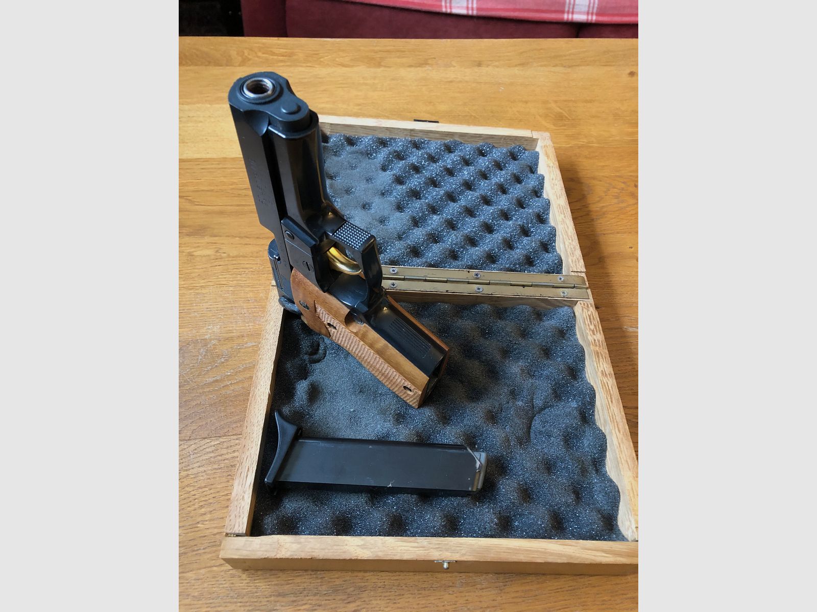 ME 9 collector's pistol anniversary model in wooden case