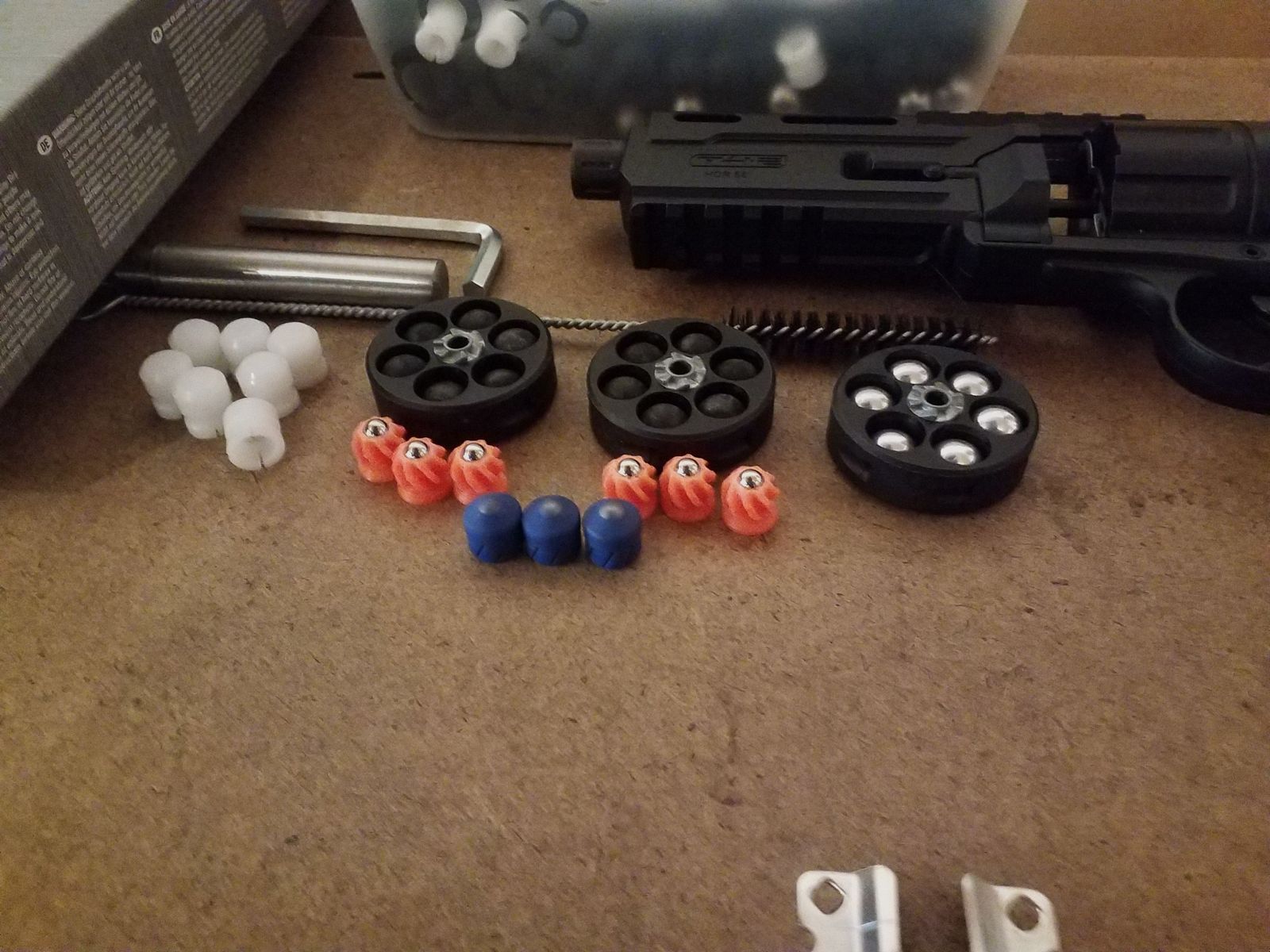 Vends HDR 50 CO2 avec le canon en acier un peu plus long et différentes munitions