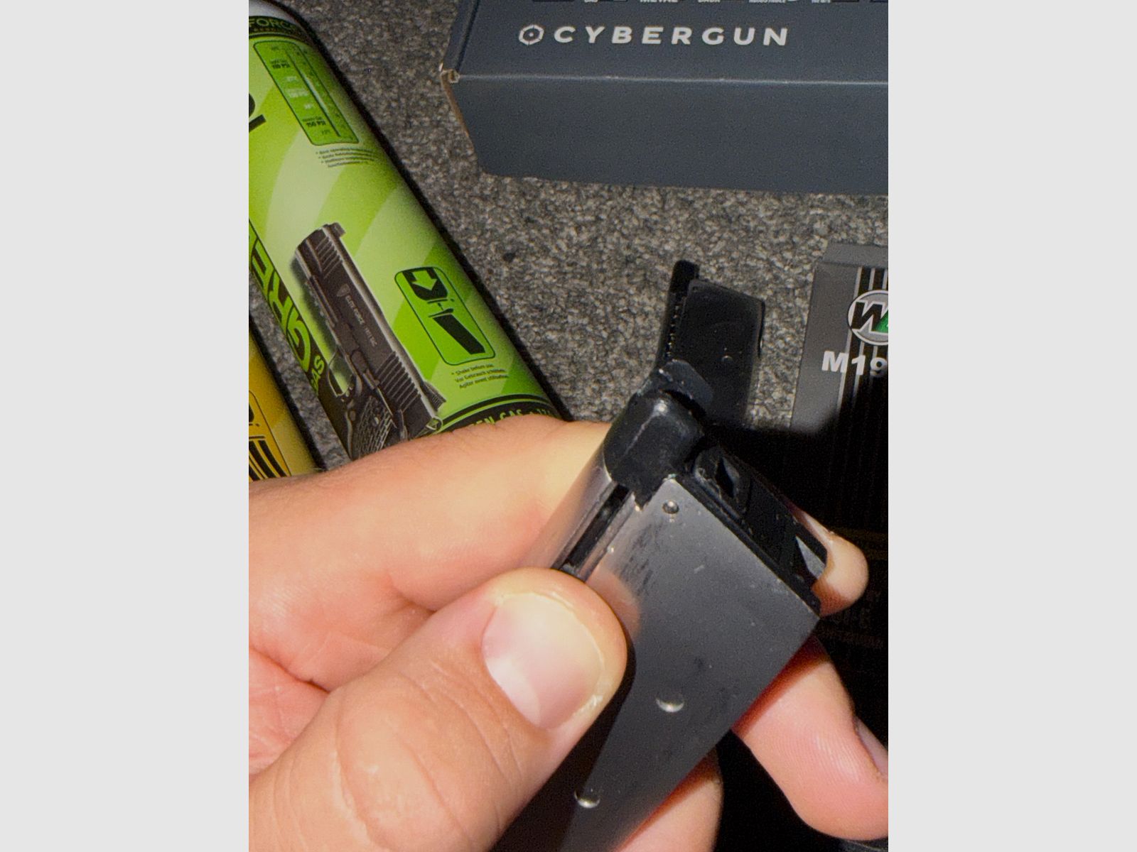 Cybergun / AWC Colt 1911A1 Vollmetall GBB 6mm BB silber