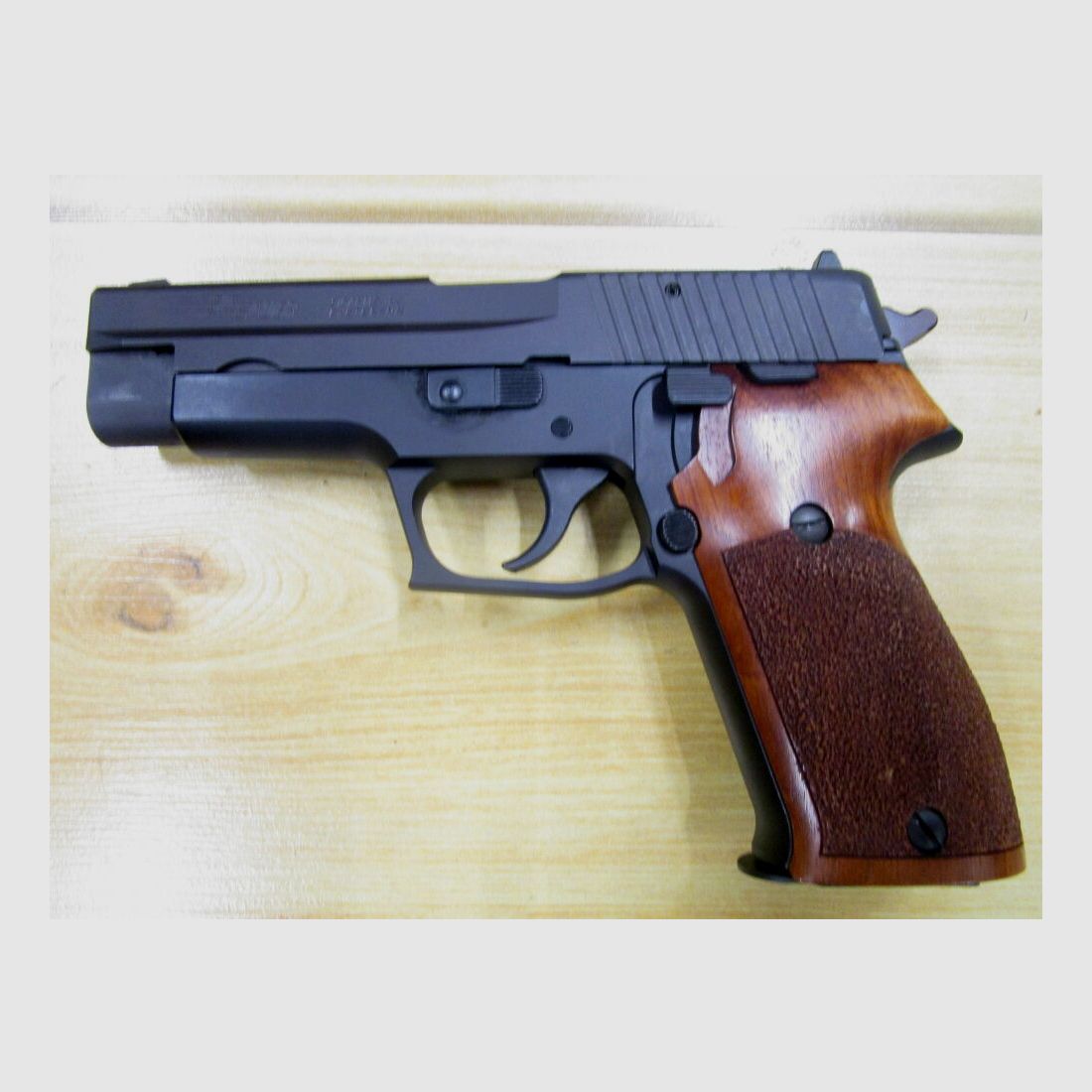 Sig Sauer P220