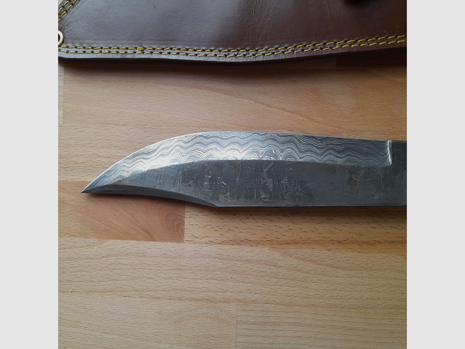Damast Hirschfänger mit Lederscheide und Hirschhorngriff      