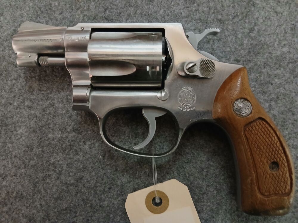 Smith & Wesson 60