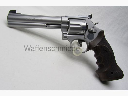 Smith & Wesson	 686 Target Champion