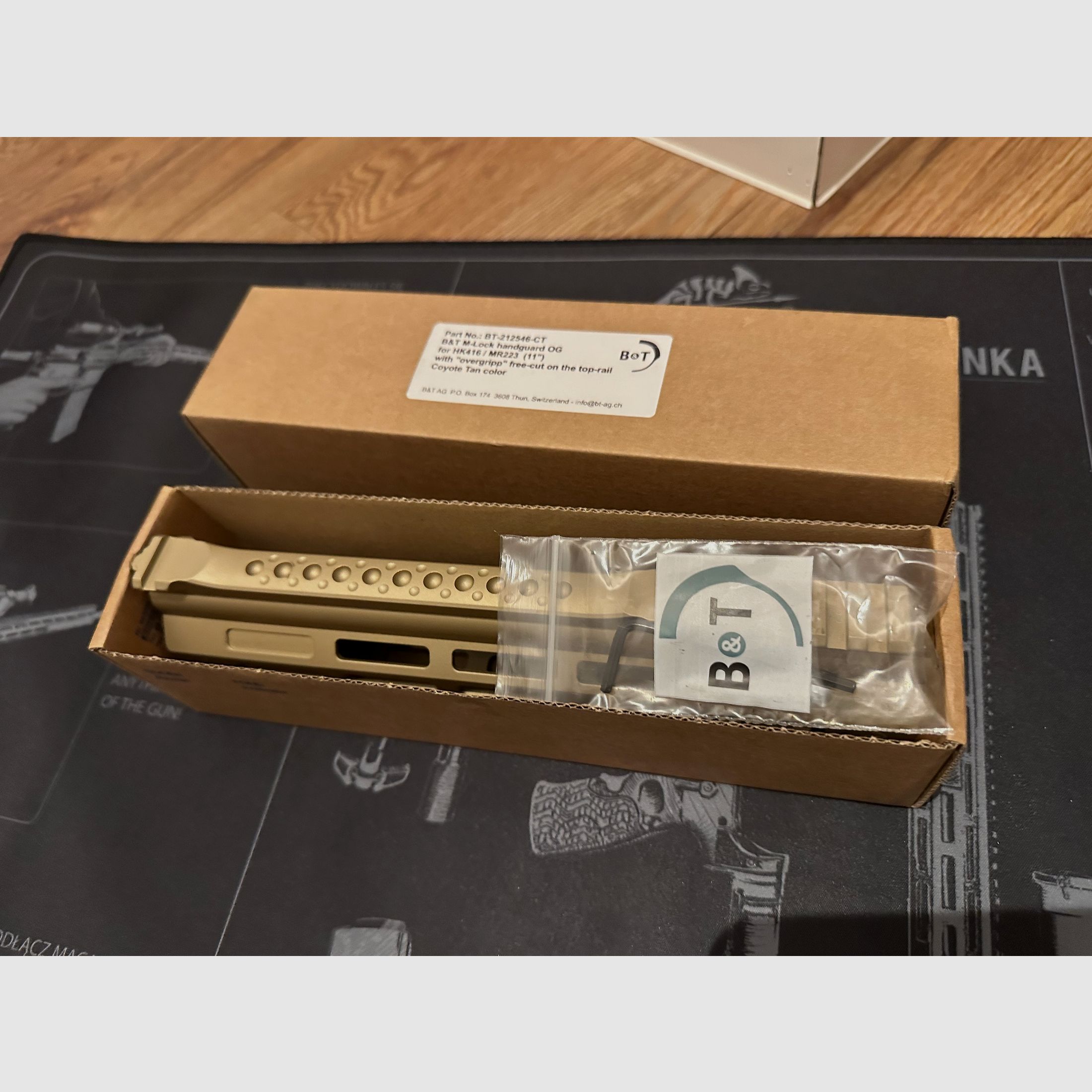 B&T M-LOK Overgripp Handschutz per HK MR223/HK416, Coyote Tan, corto (11”)