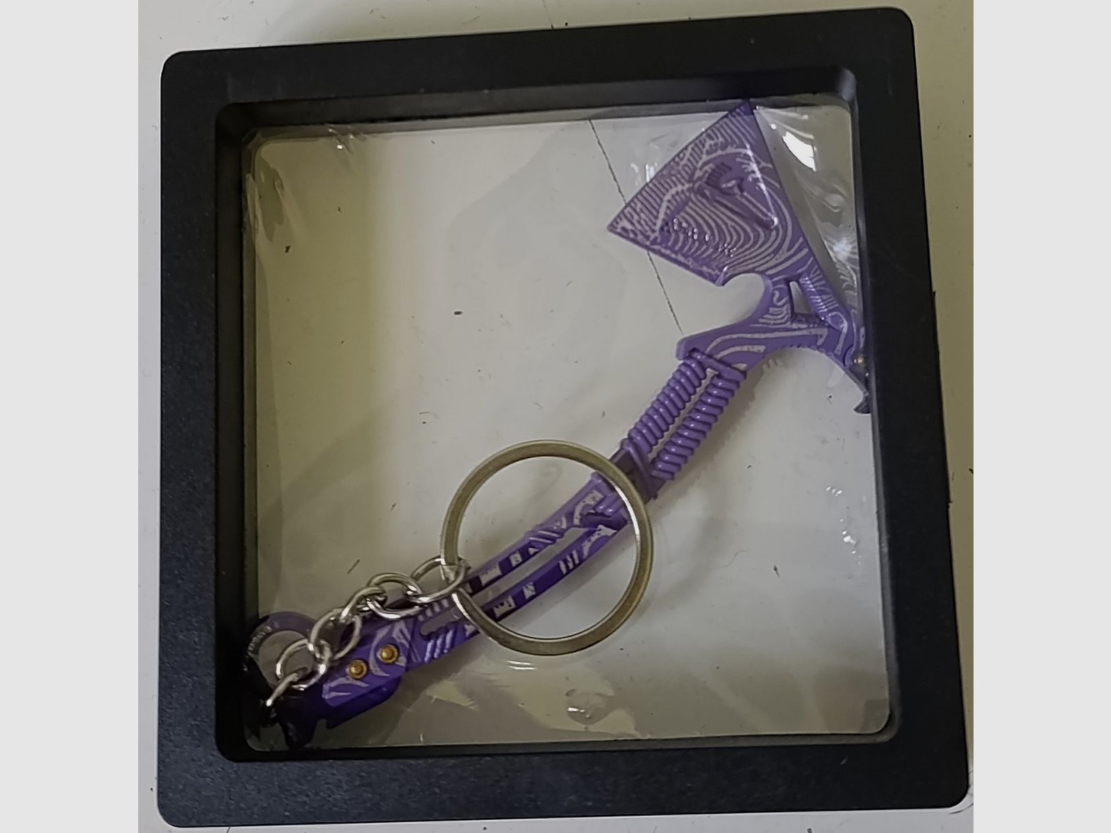Porte-clés, hache miniature, Ice Sea Warriors Battle Axe, Arena Breakout, image 3 sur 3