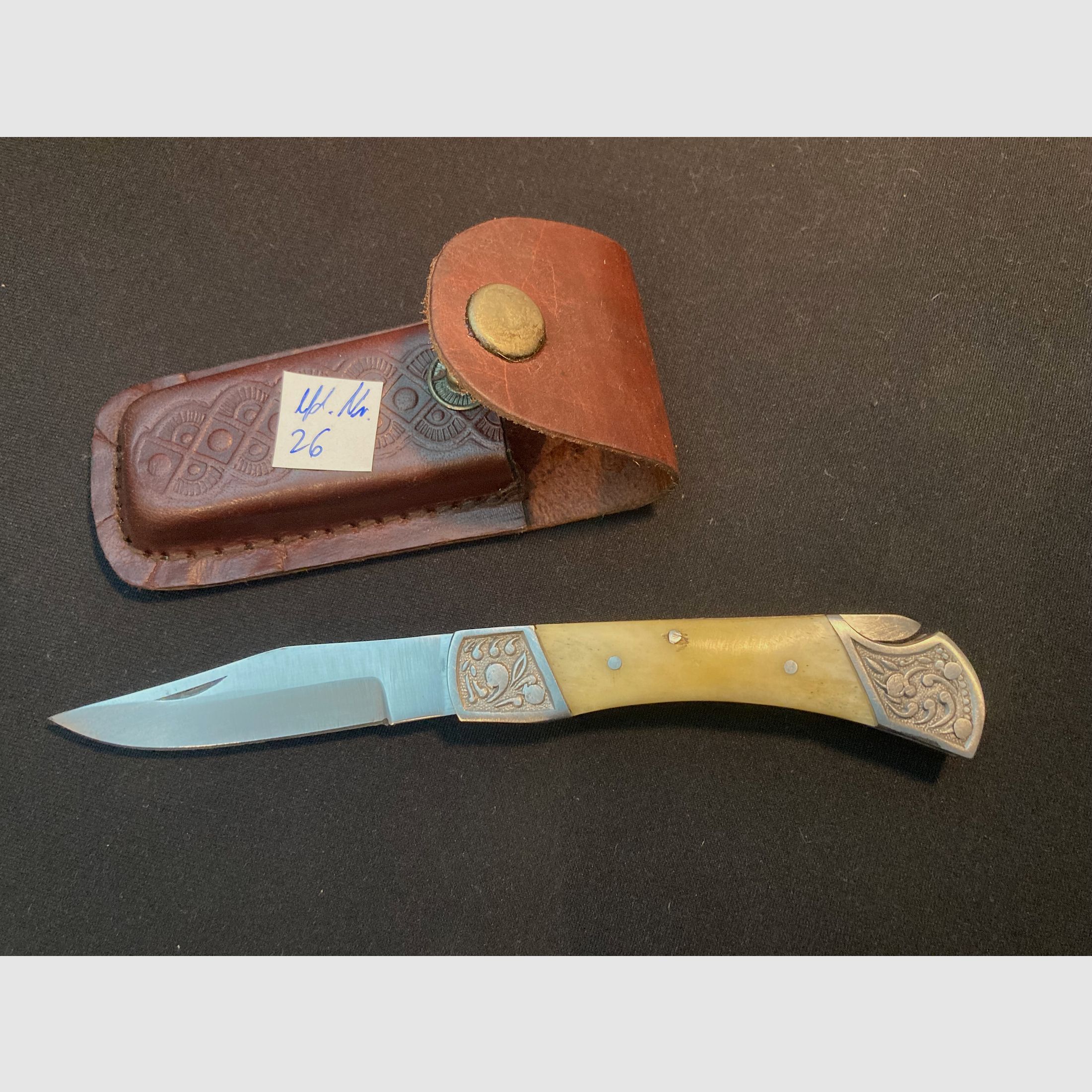 Taschenmesser, Gürtelmesser, Ledertasche, Gravierte Beschläge 26