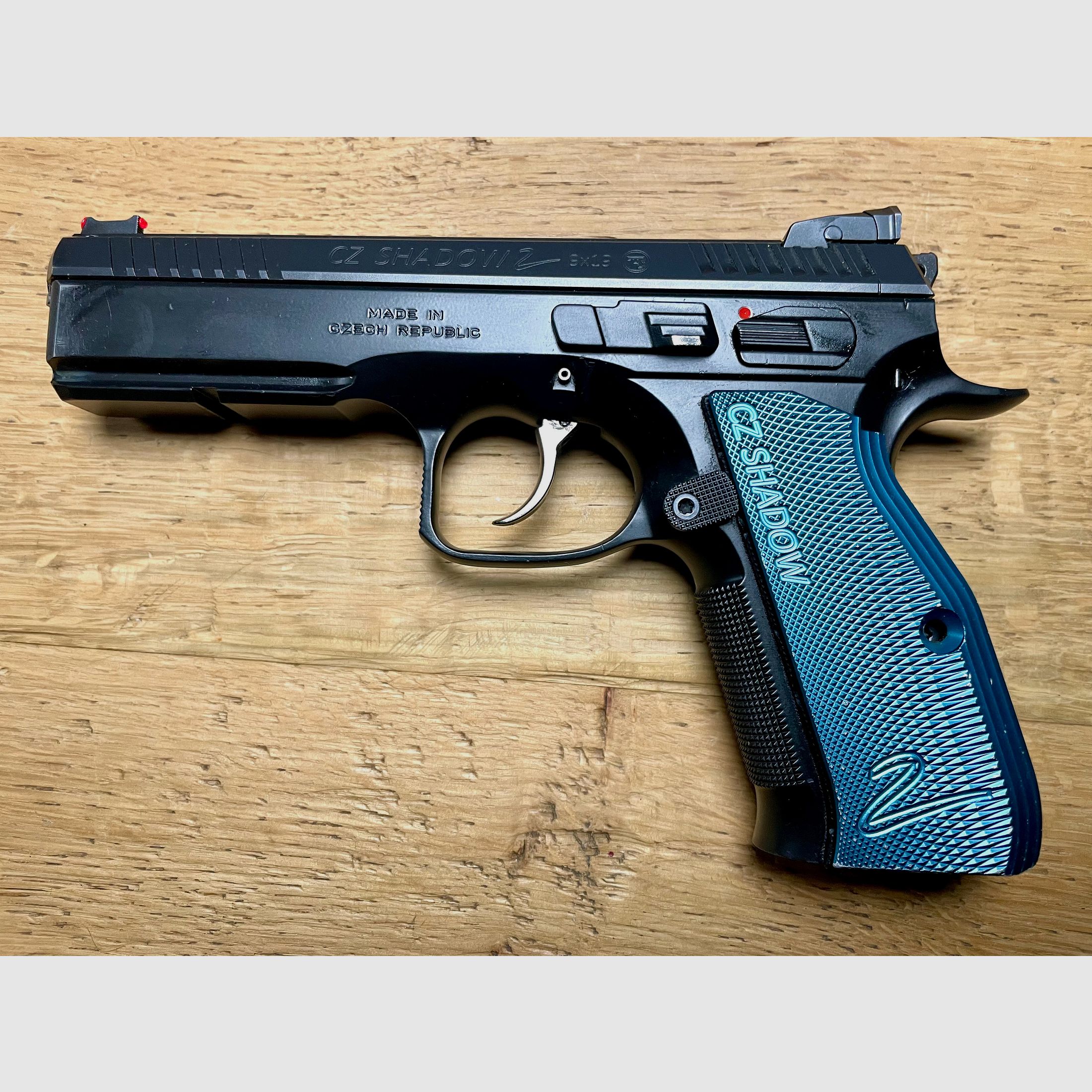 CZ Shadow 2 en 9mm Luger avec des plaquettes de poignée « Punisher »