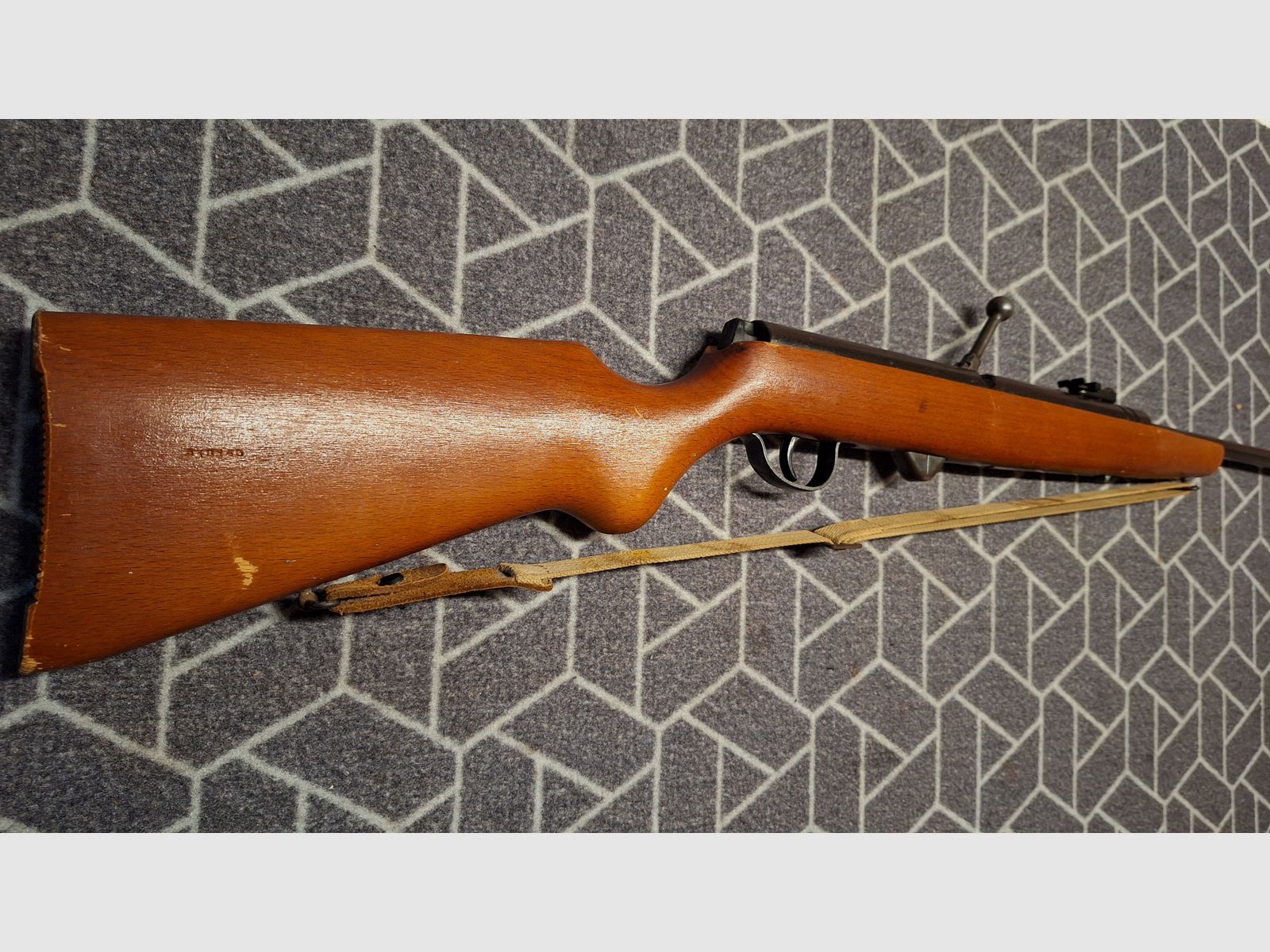 Haenel Suhl 310 "Q1" air rifle with 12-round magazine + original pellets!
