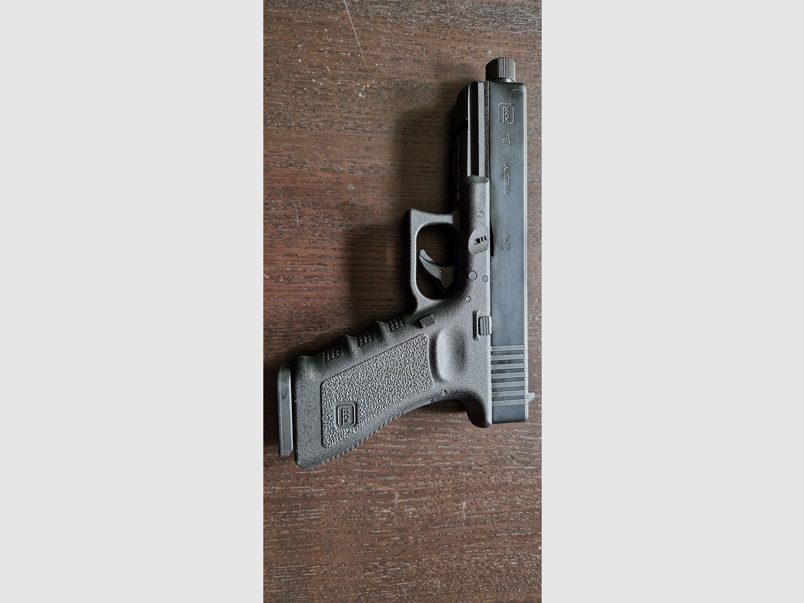 Glock 17 con filettatura della canna pistola Co2 calibro 4,5 mm acciaio BB / Diabolo caricatore difettoso!!!