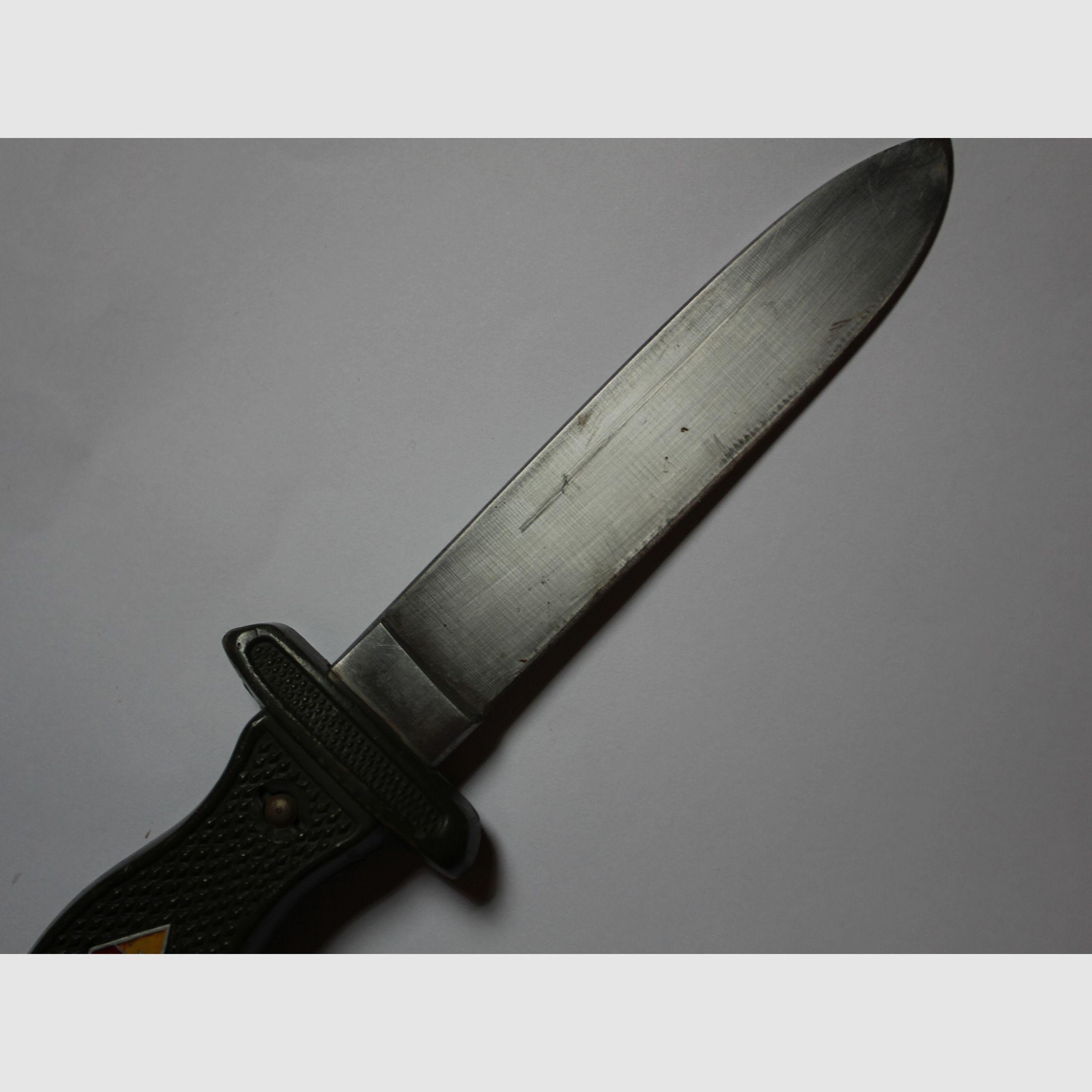 Couteau de randonnée original de Hubertus Solingen de la guerre froide, modèle de couteau de combat de la Bundeswehr et visuellement inspiré du couteau de randonnée HJ