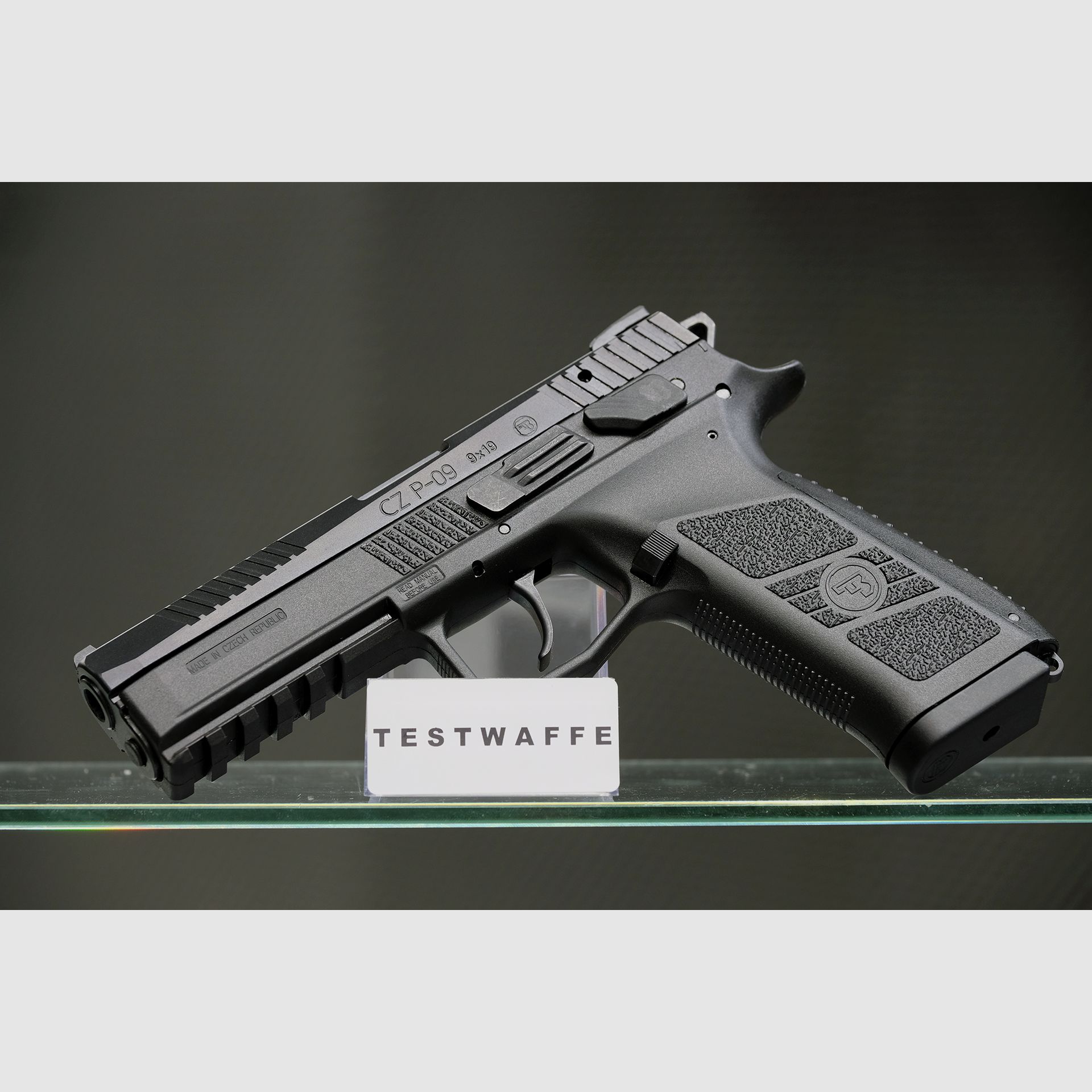 CZ P-09, image 1 sur 2