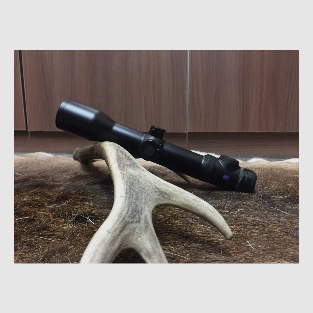 Zeiss Victory V8 1.8-14x50 M, with rail