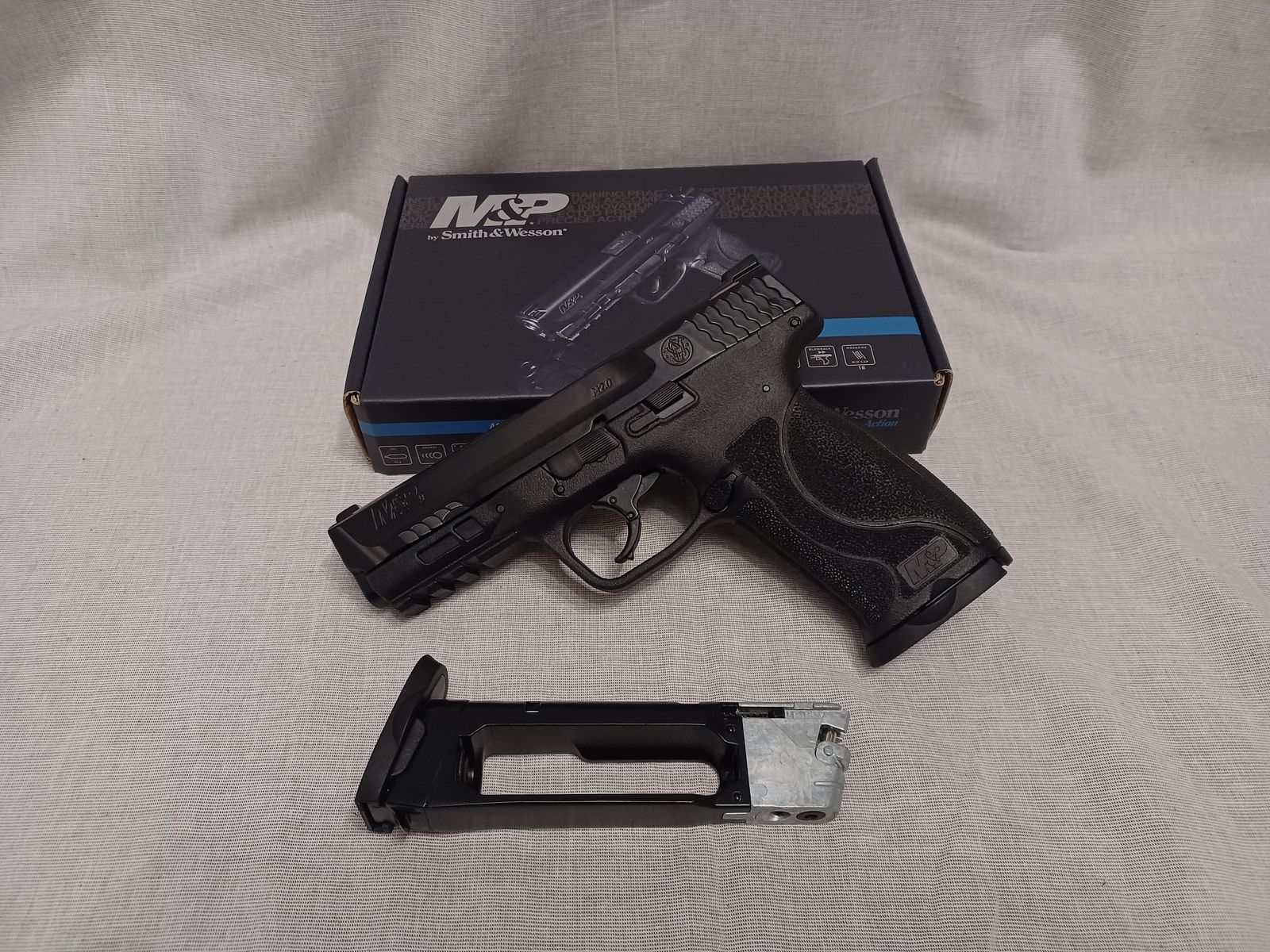 Smith & Wesson M&P9 M2.0 / 4,5 mm BB / BlowBack / CO2 / Pistola / OVP (66).