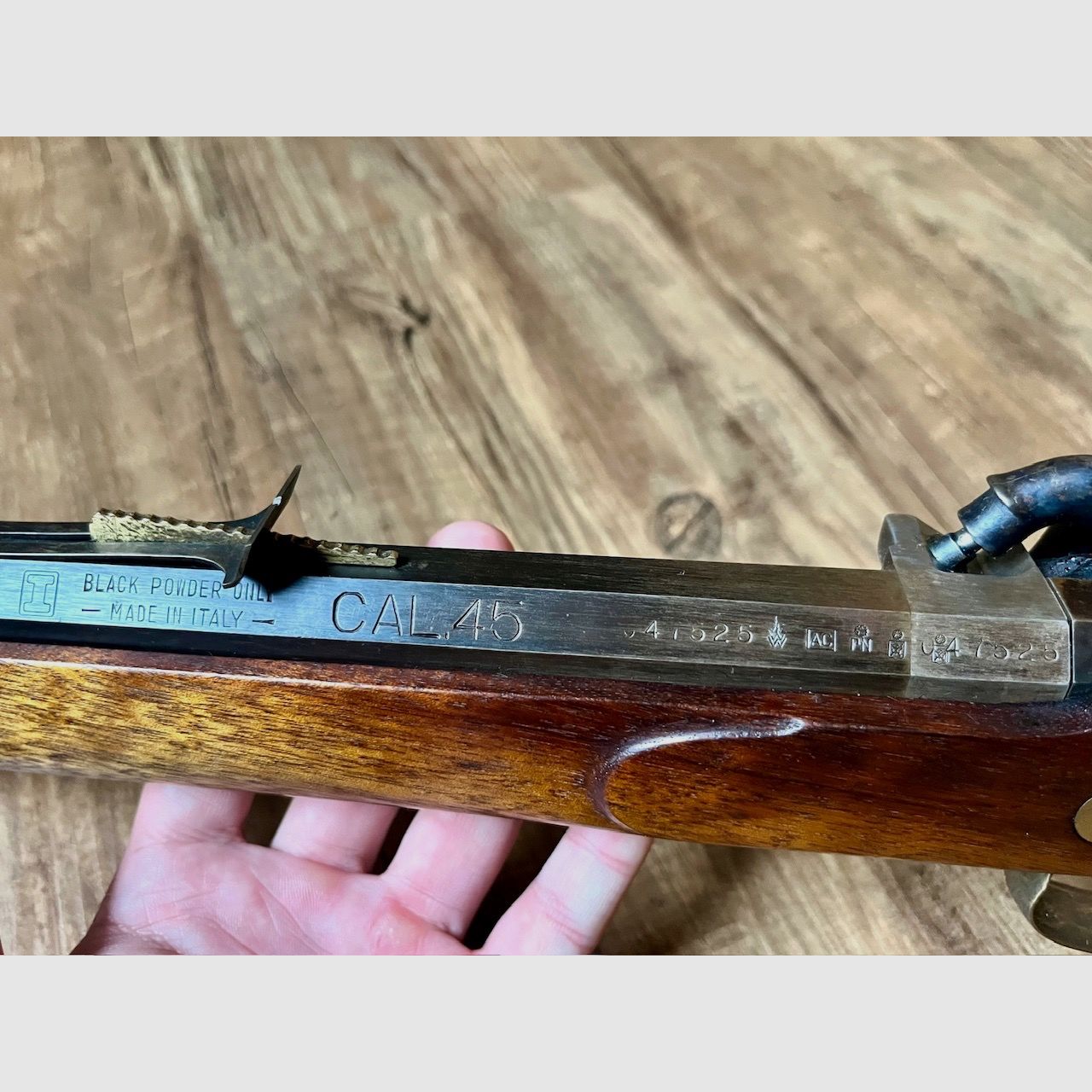 Hawken Rifle Invest Arms Italien cal. 45 Vorderlader Perkussionsgewehr