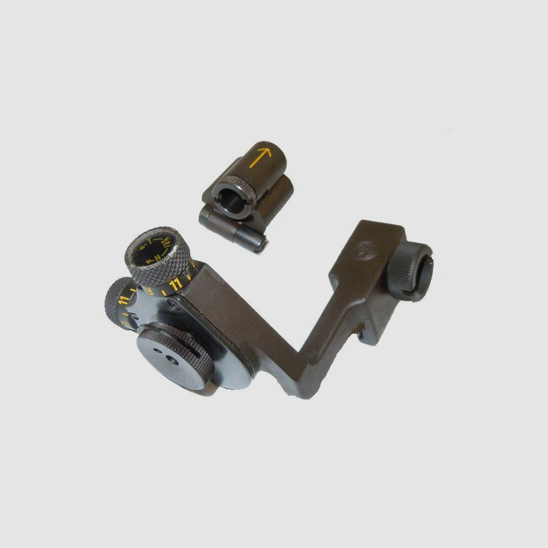 Fabryka broni w Bernie, oryginalny diopter W&F z małą, regulowaną przesłoną oraz tunelowym celownikiem dla szwajcarskiego K31