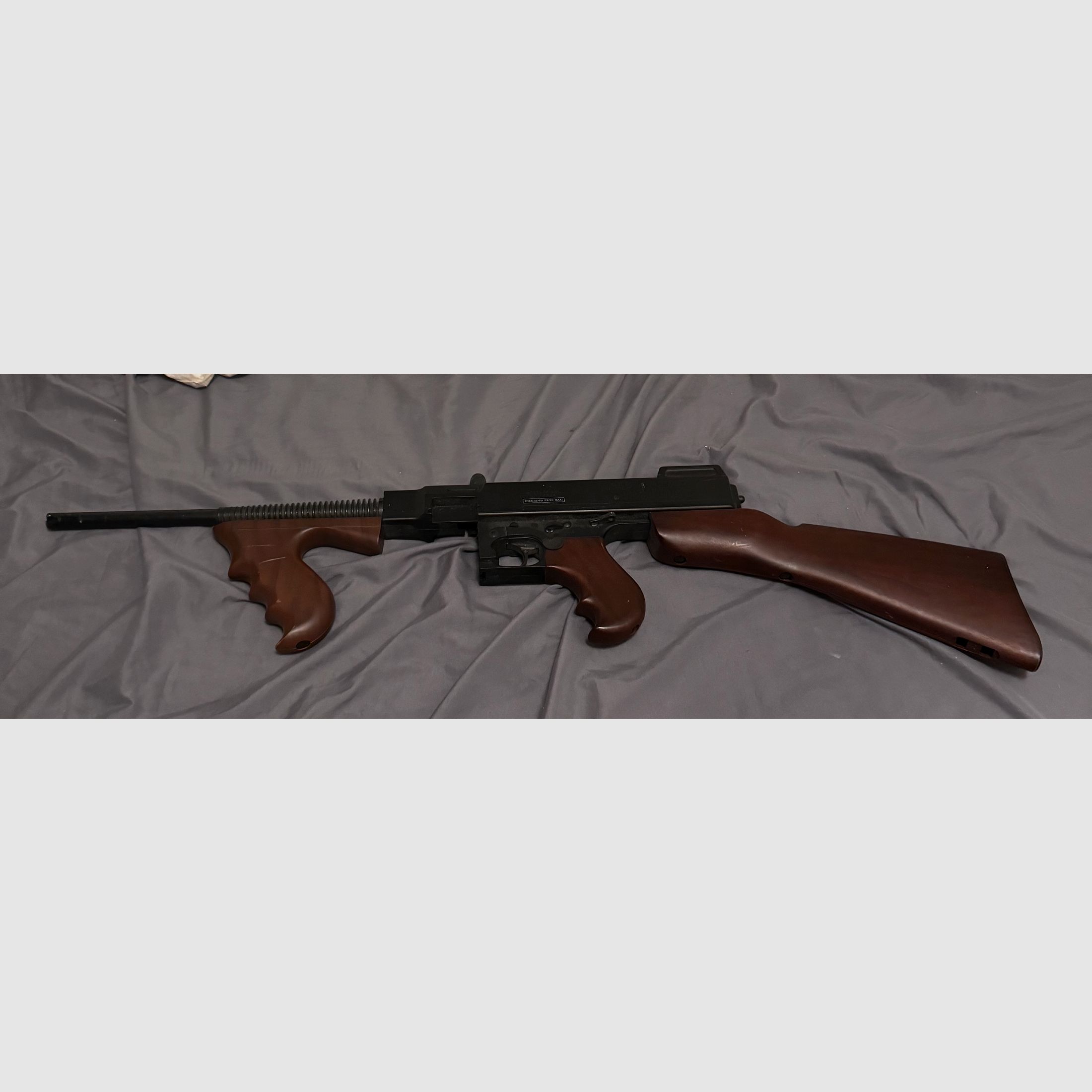 Airsoft-Thompson mit Trommelmagazin Tommy Gun