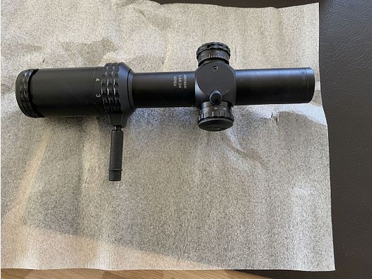 Bushnell AR/223 1-4x 24mm BTR-1 FFP Illuminato