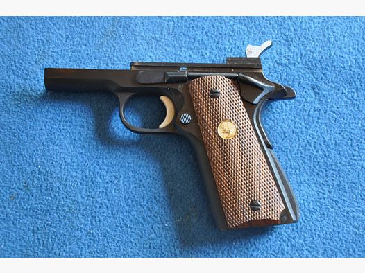 SEHR SCHÖNES GRIFFSTÜCK ORIGINAL COLT 1911