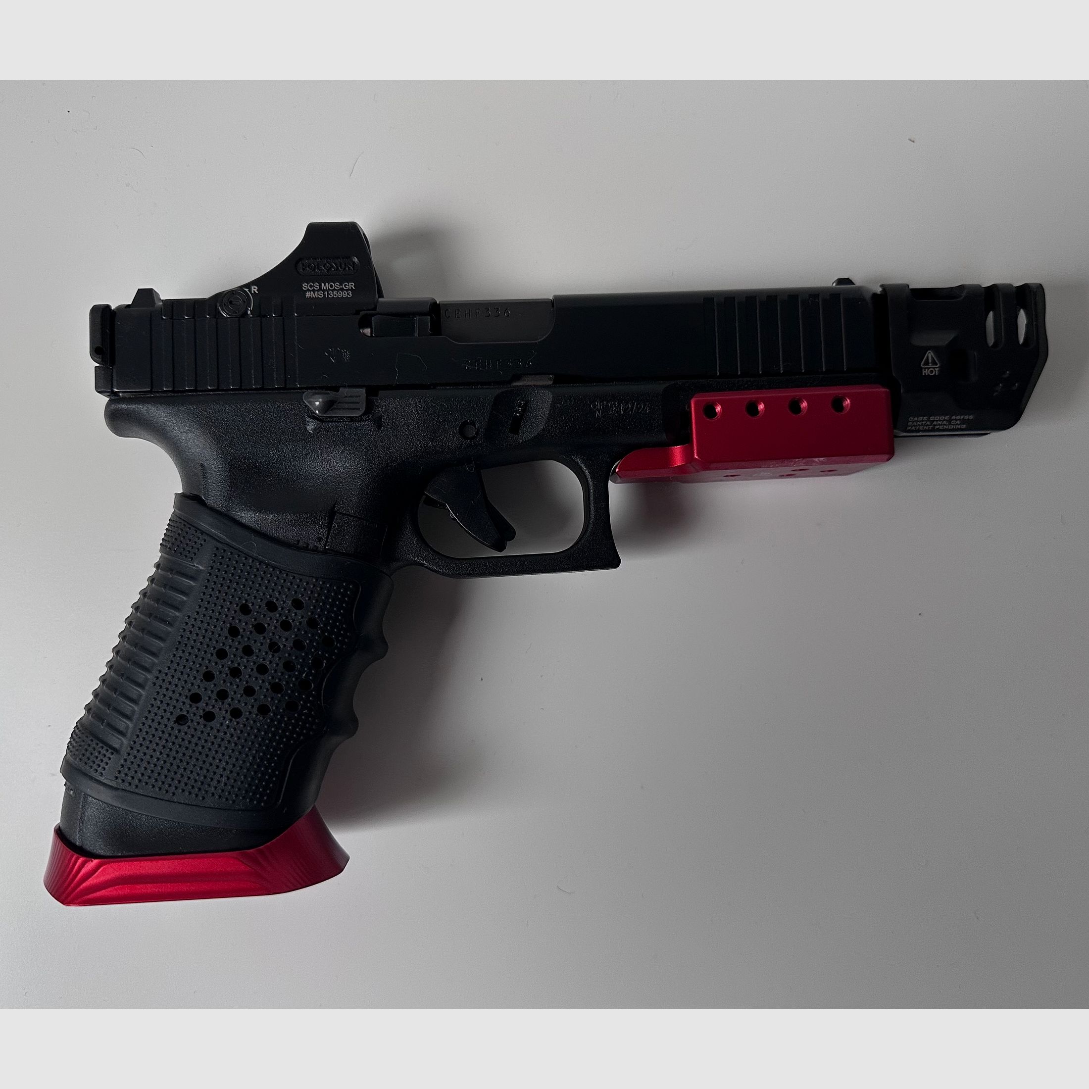 Glock 17 Gen5 MOS (01/2025), Strike Industries Comp, Holosun SCS-MOS-GR, Black Trident Holster, many extras, as good as new