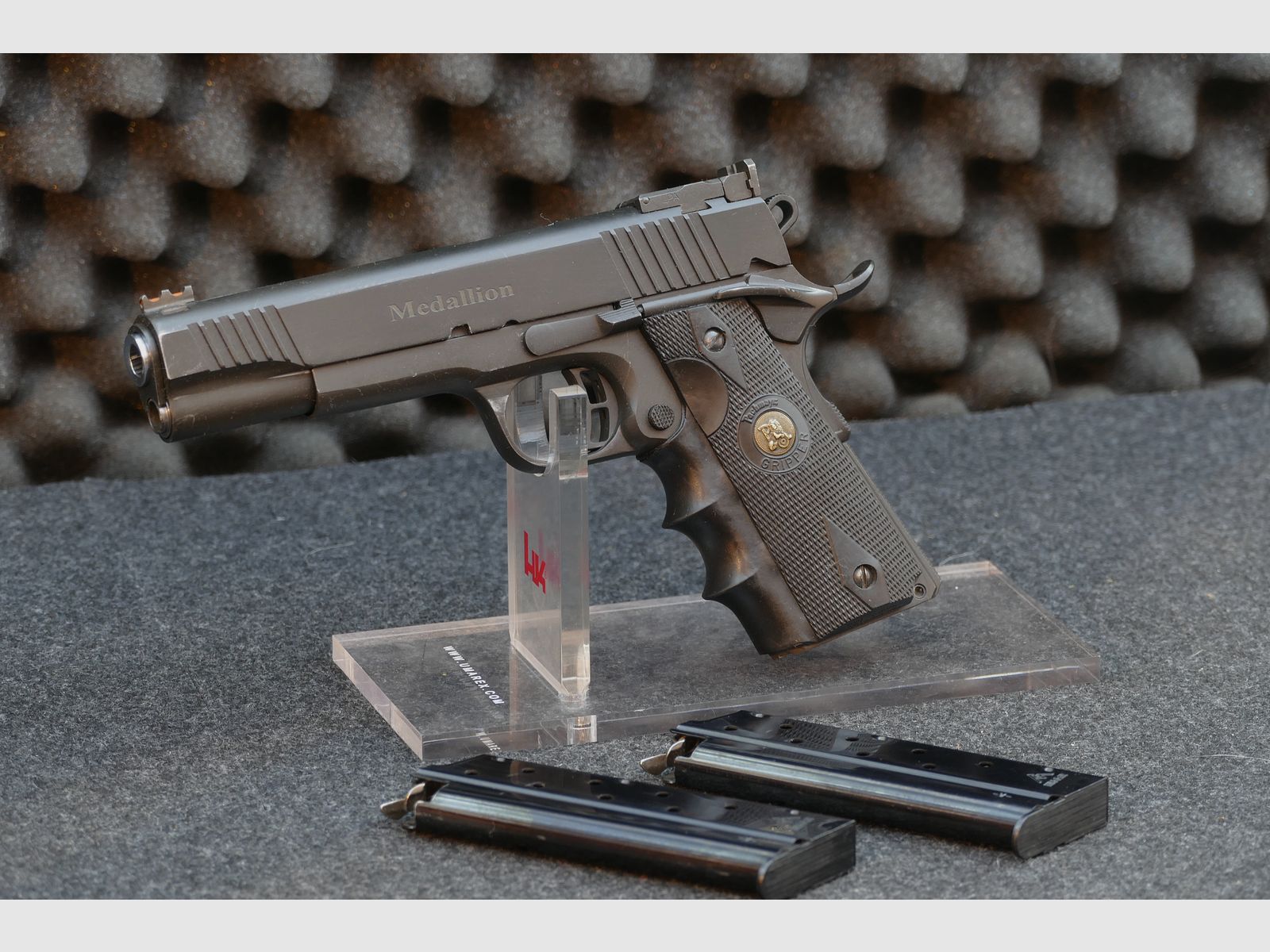 Armscor „Medallion“ 1911 – 9×19, 9mmLuger, 9mmPara – 5" Match-Lauf – Parkerisiert (phosphatiert) – 2× MecGar Magazin