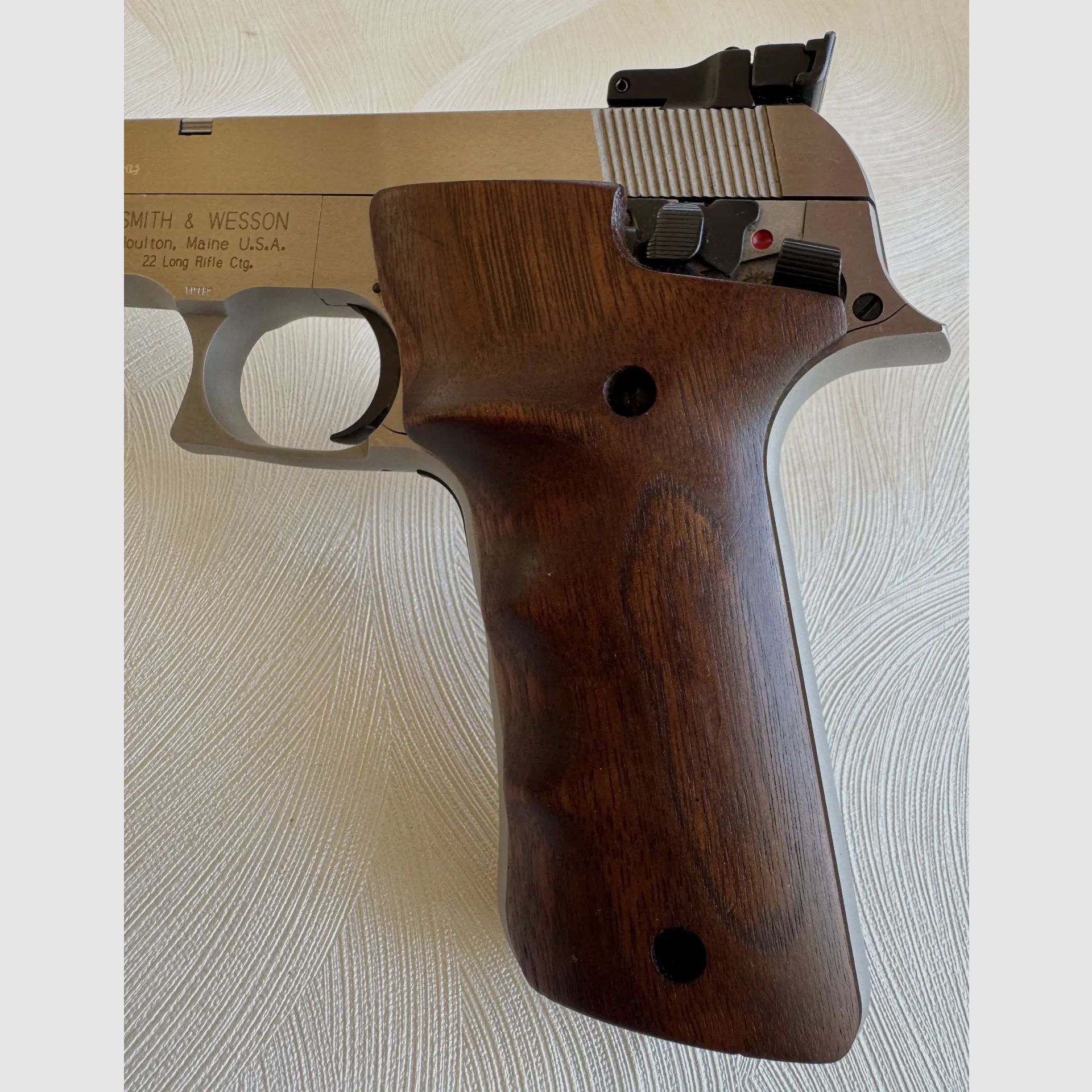 Smith & Wesson Pistole Mod. 2206TGT – Kaliber .22 LR