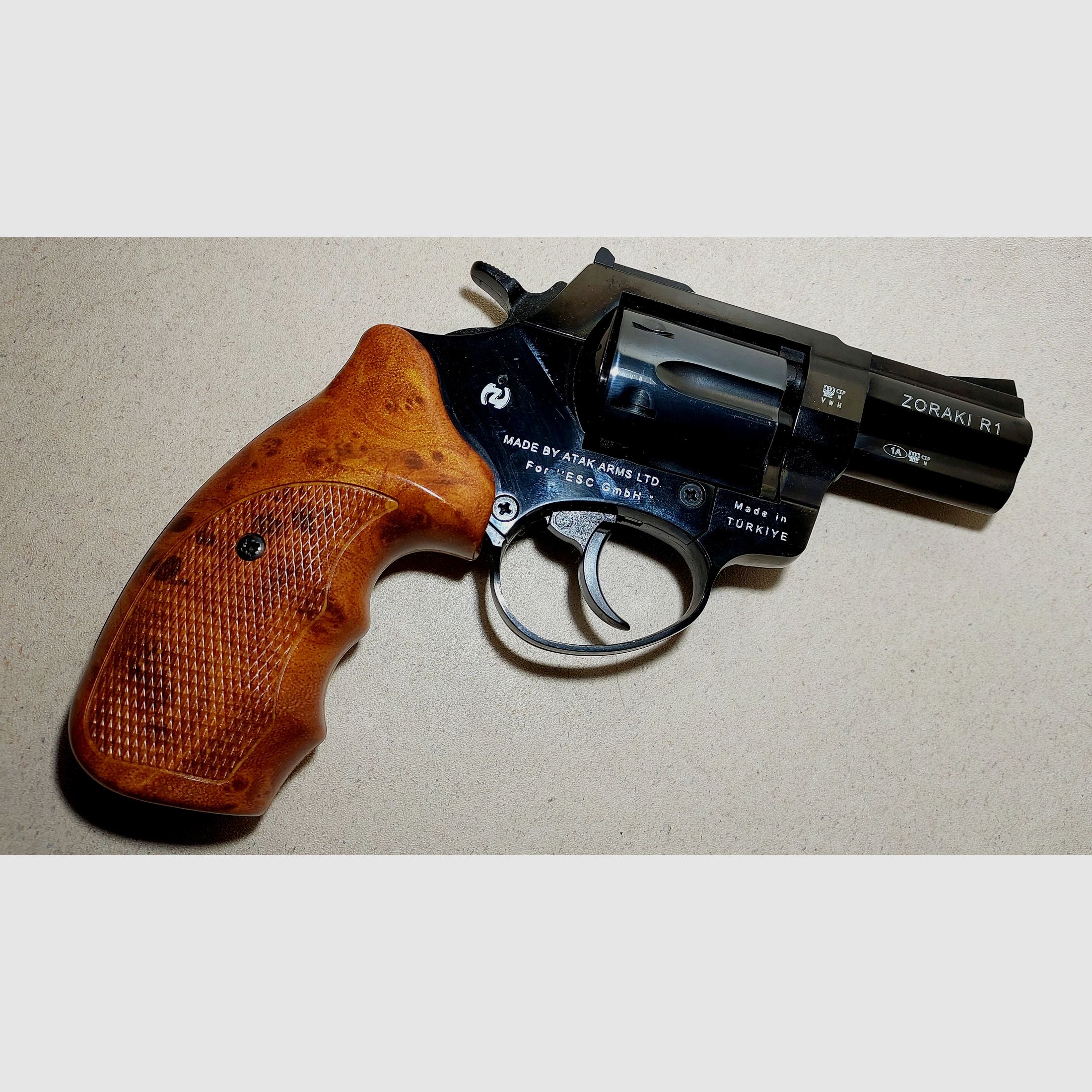 Zoraki R1 2,5 Zoll black Shiny mit Holzgriffoptik  Special  Revolver Kal. 9mm R.K. brüniert (PTB 945) Stahltrommel 