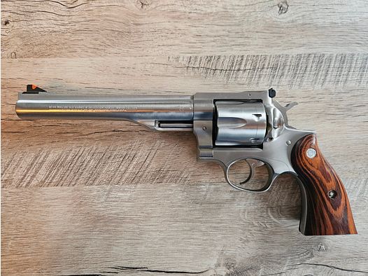 .44 Magnum Revolver Ruger Redhawk