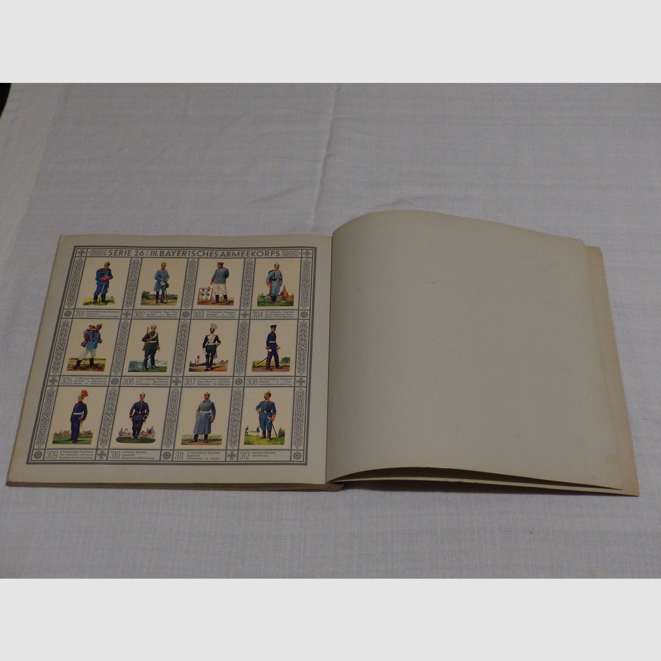 Uniformen van het oude leger compleet stickeralbum rond 1933 WKI WKII