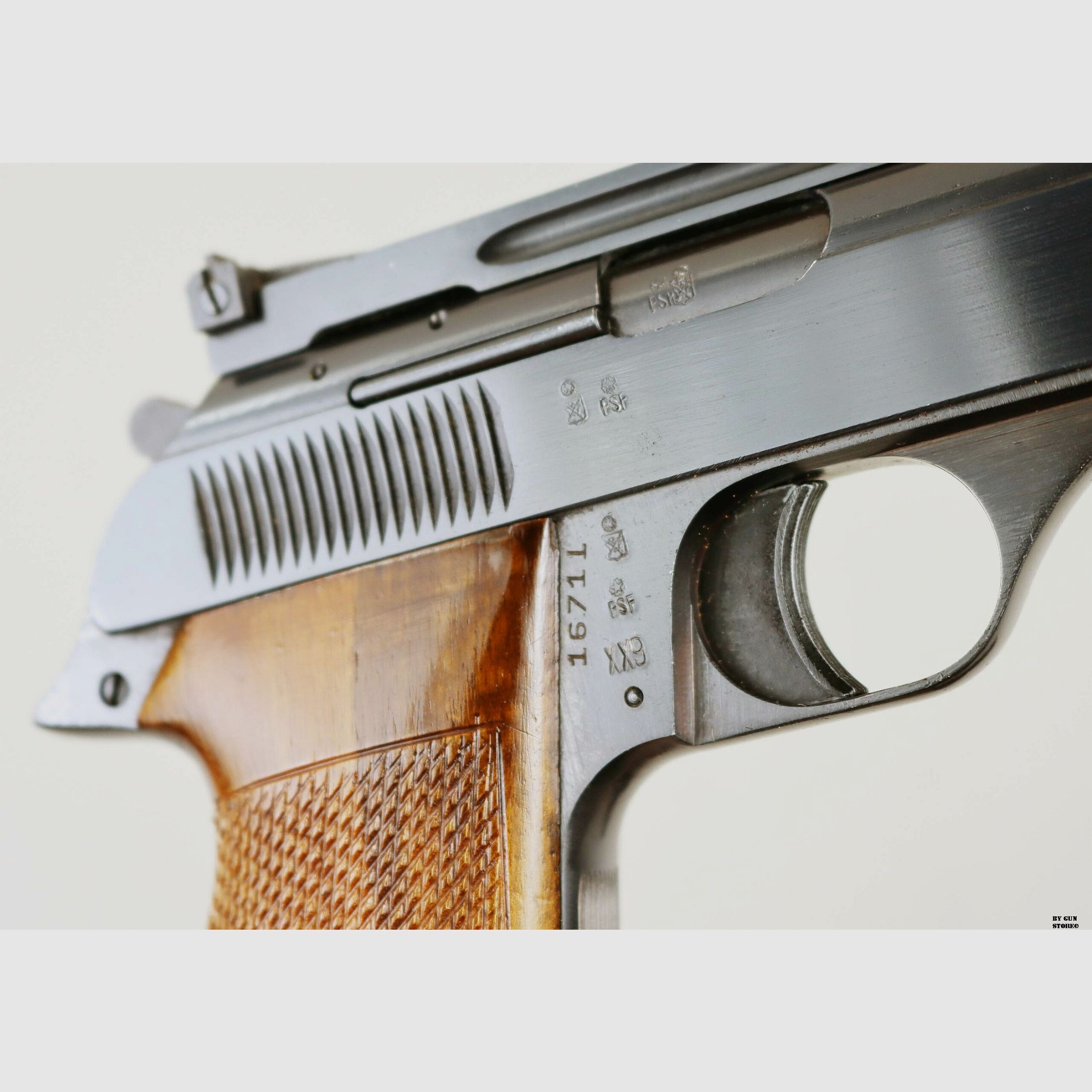 Pistolet Bernardelli mod. 69 cal. 22lr n° de série 16711, image 7 sur 8