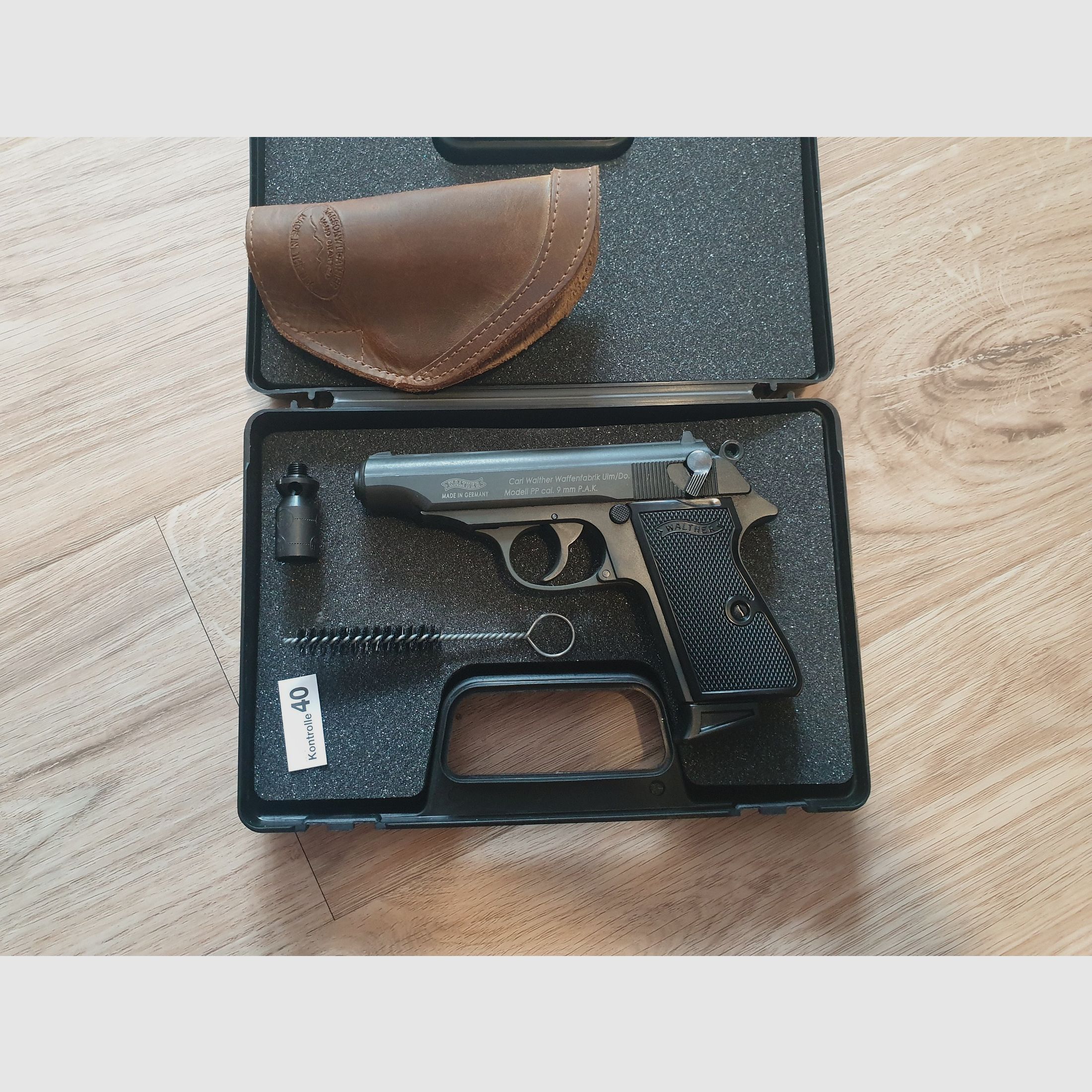 Walther PP blank firing pistol 9 mm P.A.K. plus holster, image 1 of 6