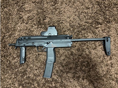 Umarex Heckler & Koch MP7 A1 GBB Airsoft incl. Red Dot & 3 magazines – condizioni top