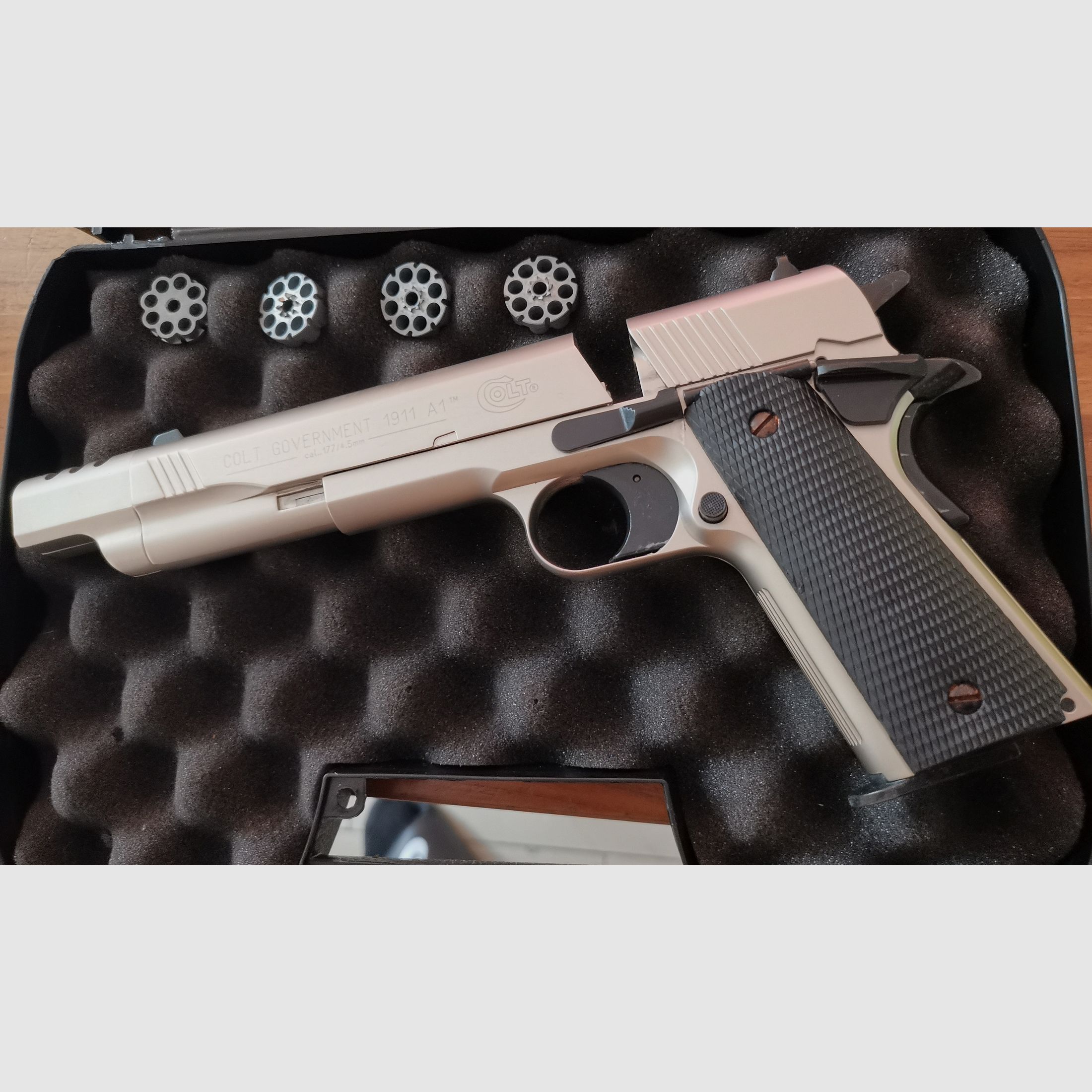 Colt Government 1911 A1 Nickel Co2 4,5mm bardzo rzadki