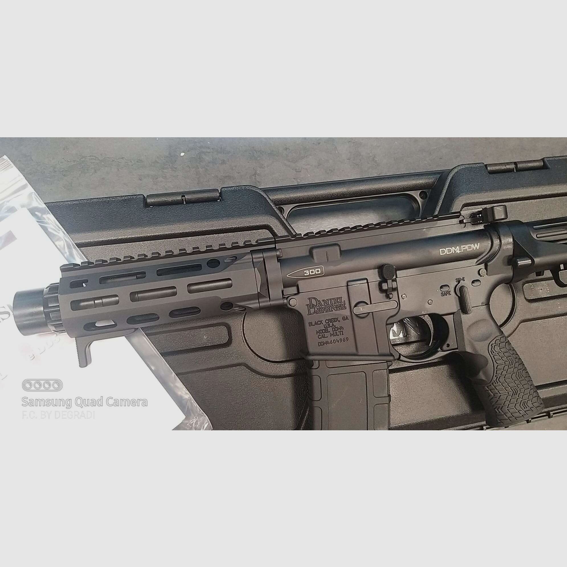 VERKOCHT !!! DANIEL DEFENSE PISTOOL DDM4 PDW 300 BLK 7”DANIEL, afbeelding 4 van 6
